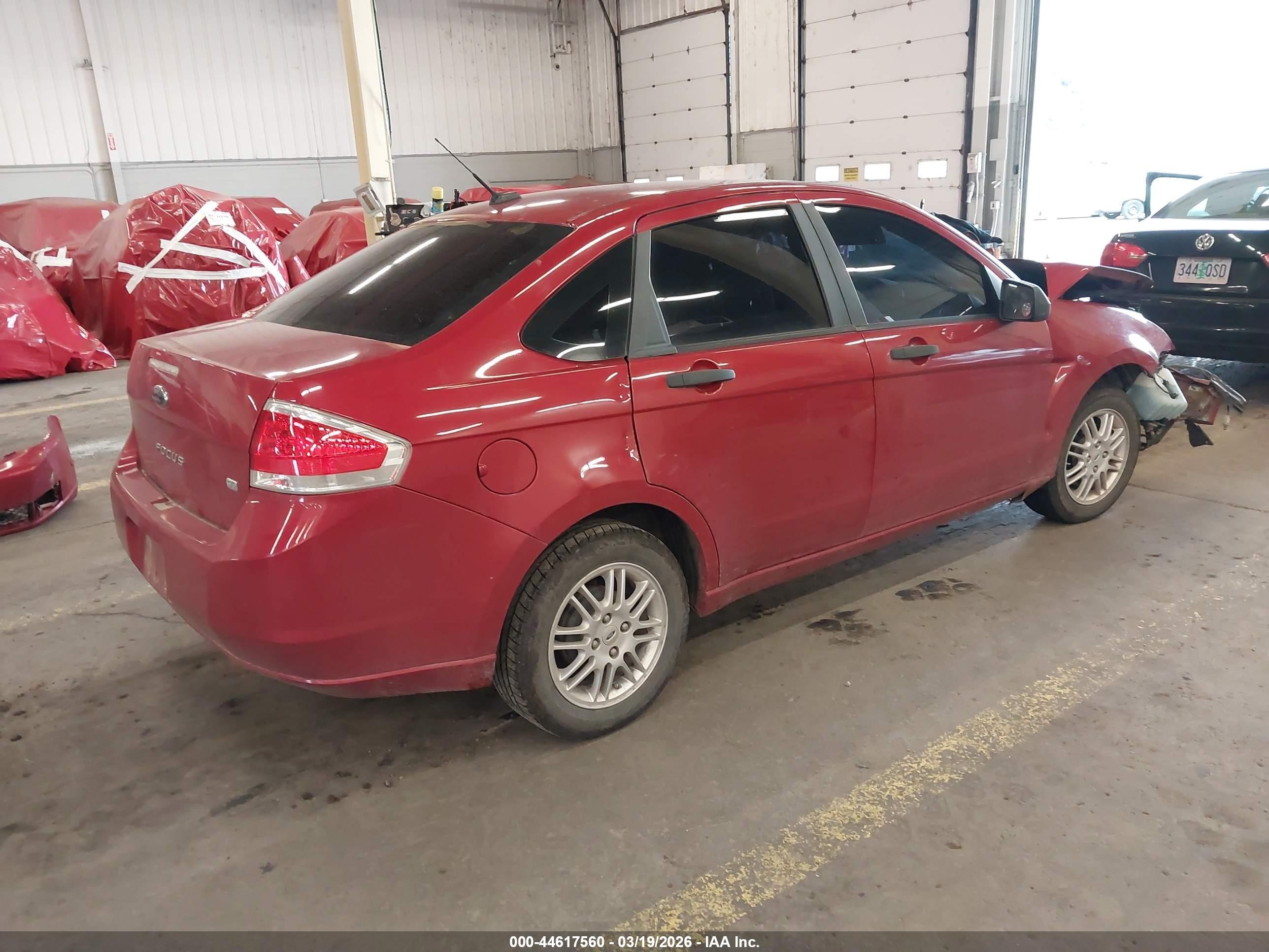 2010 Ford Focus Se Red vin: 1FAHP3FN4AW199058