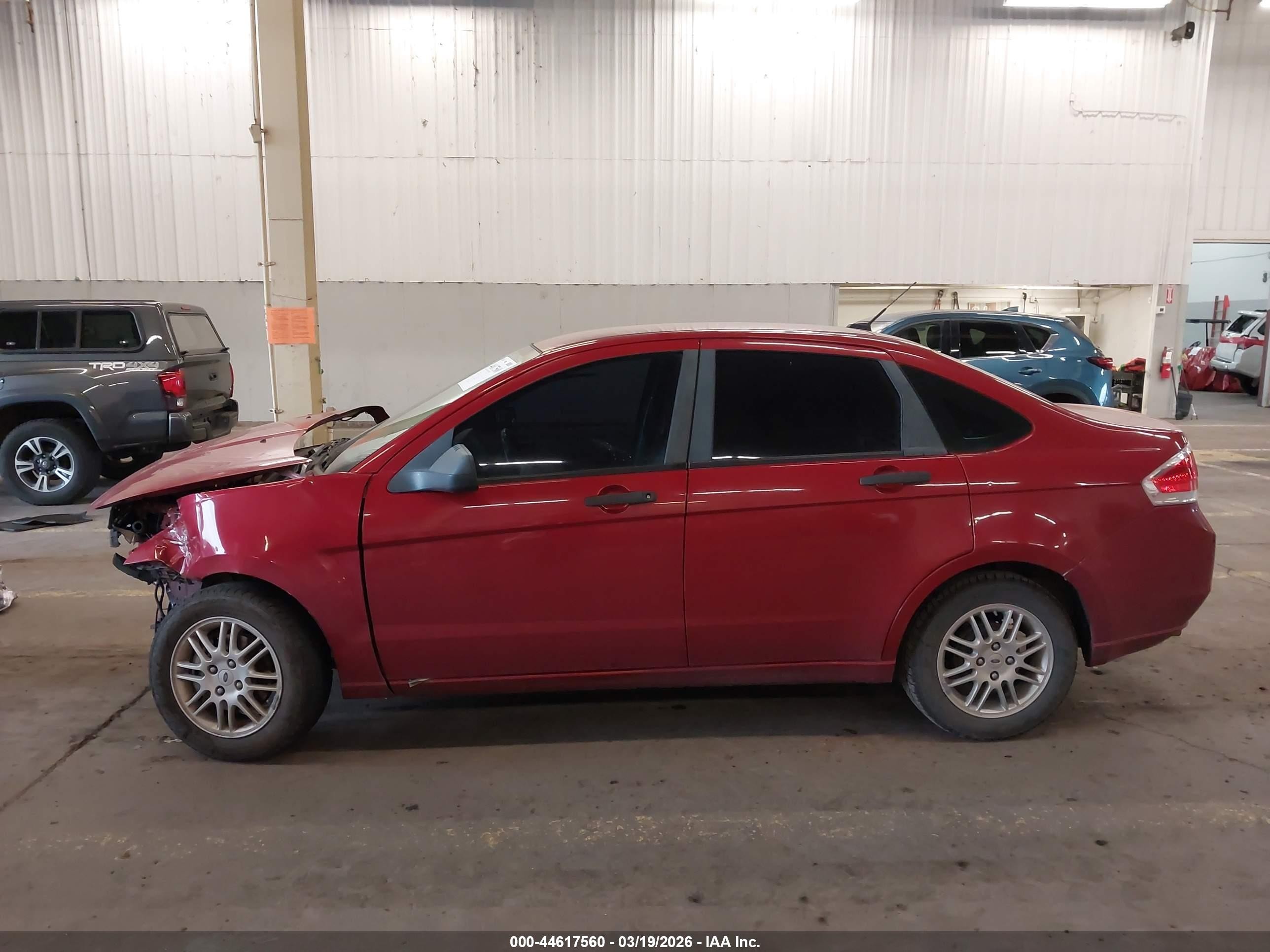 2010 Ford Focus Se Red vin: 1FAHP3FN4AW199058