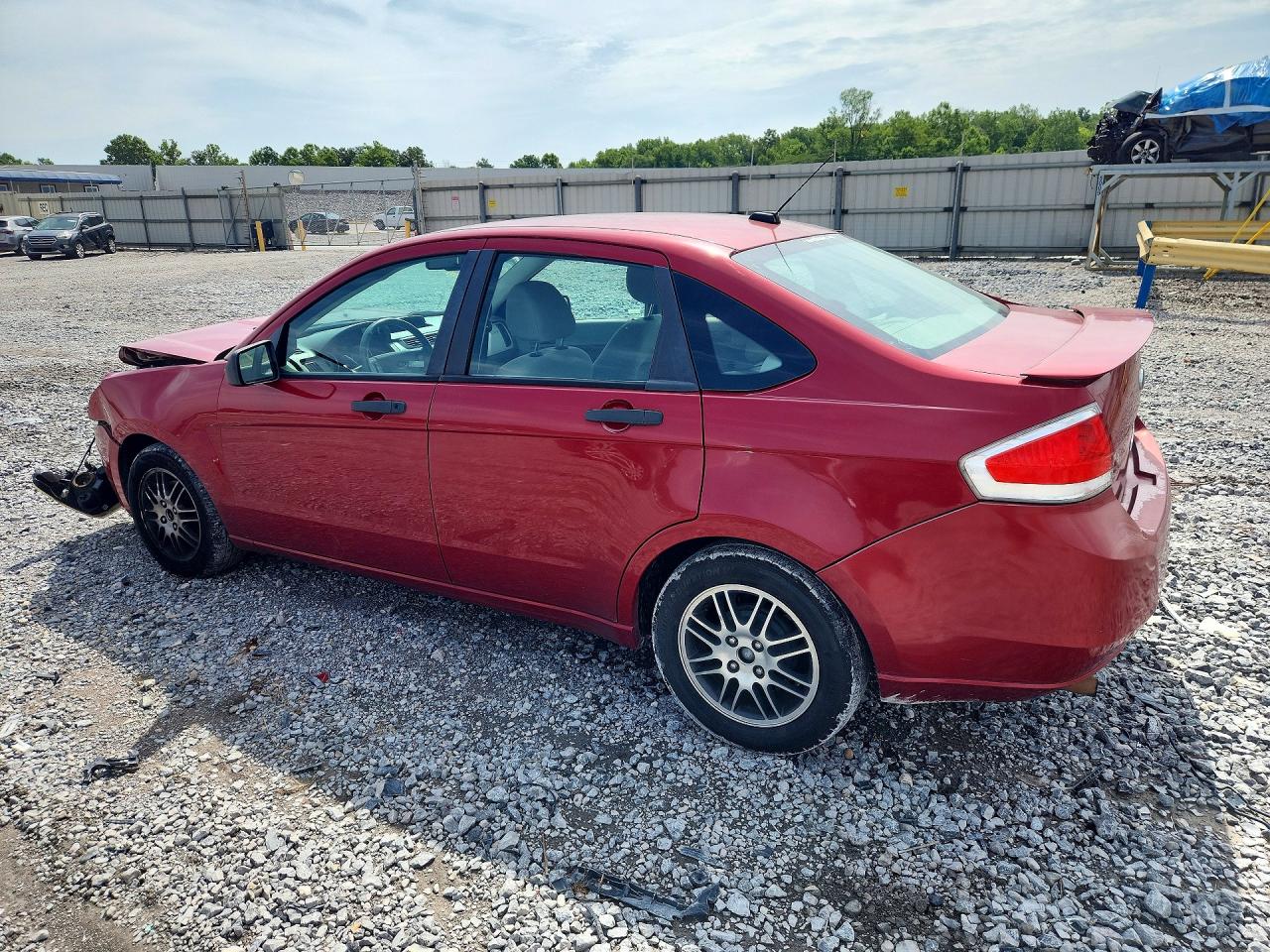 2010 Ford Focus Se Red vin: 1FAHP3FN4AW202184