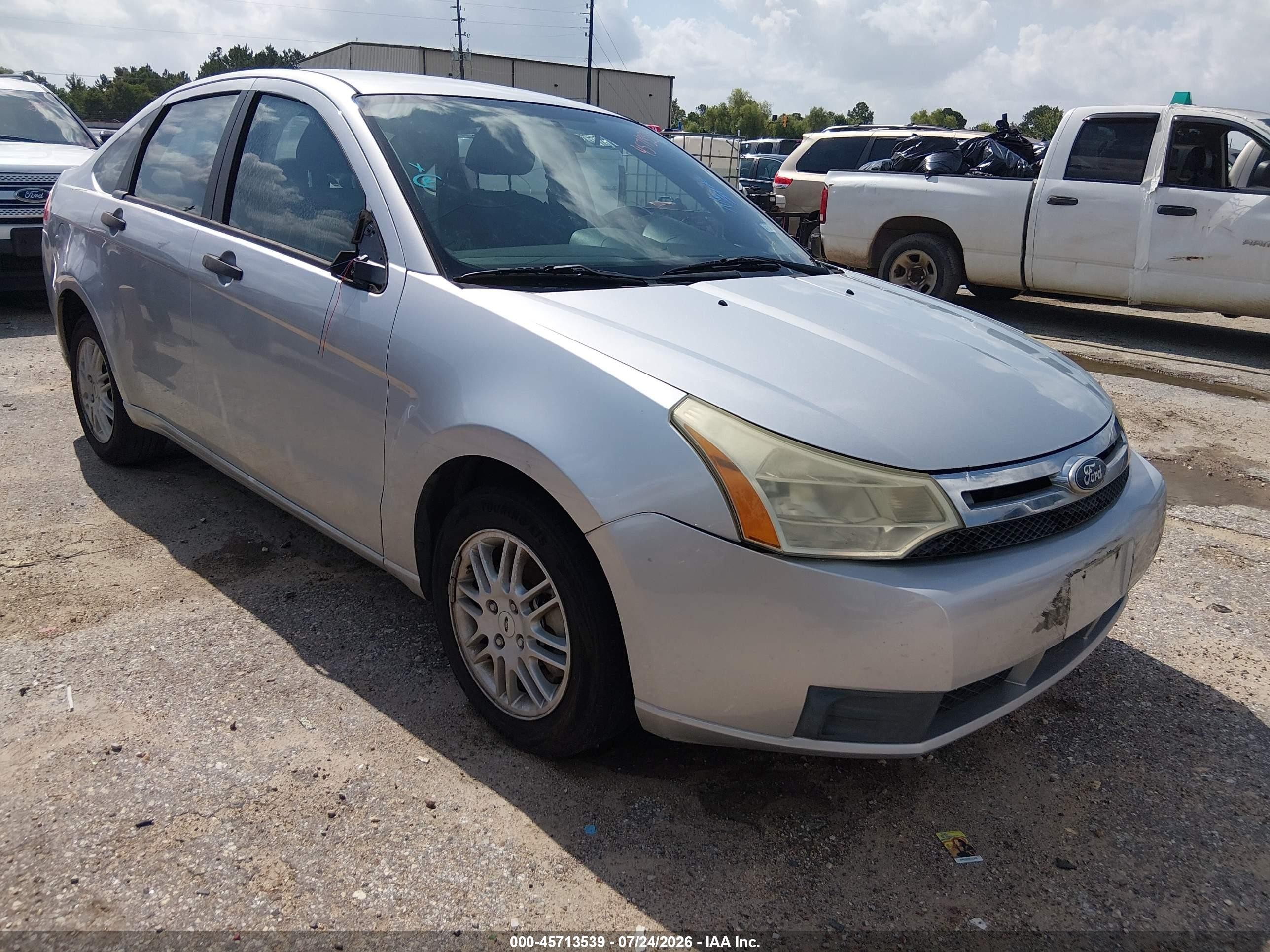 2010 Ford Focus Se Silver vin: 1FAHP3FN4AW249103