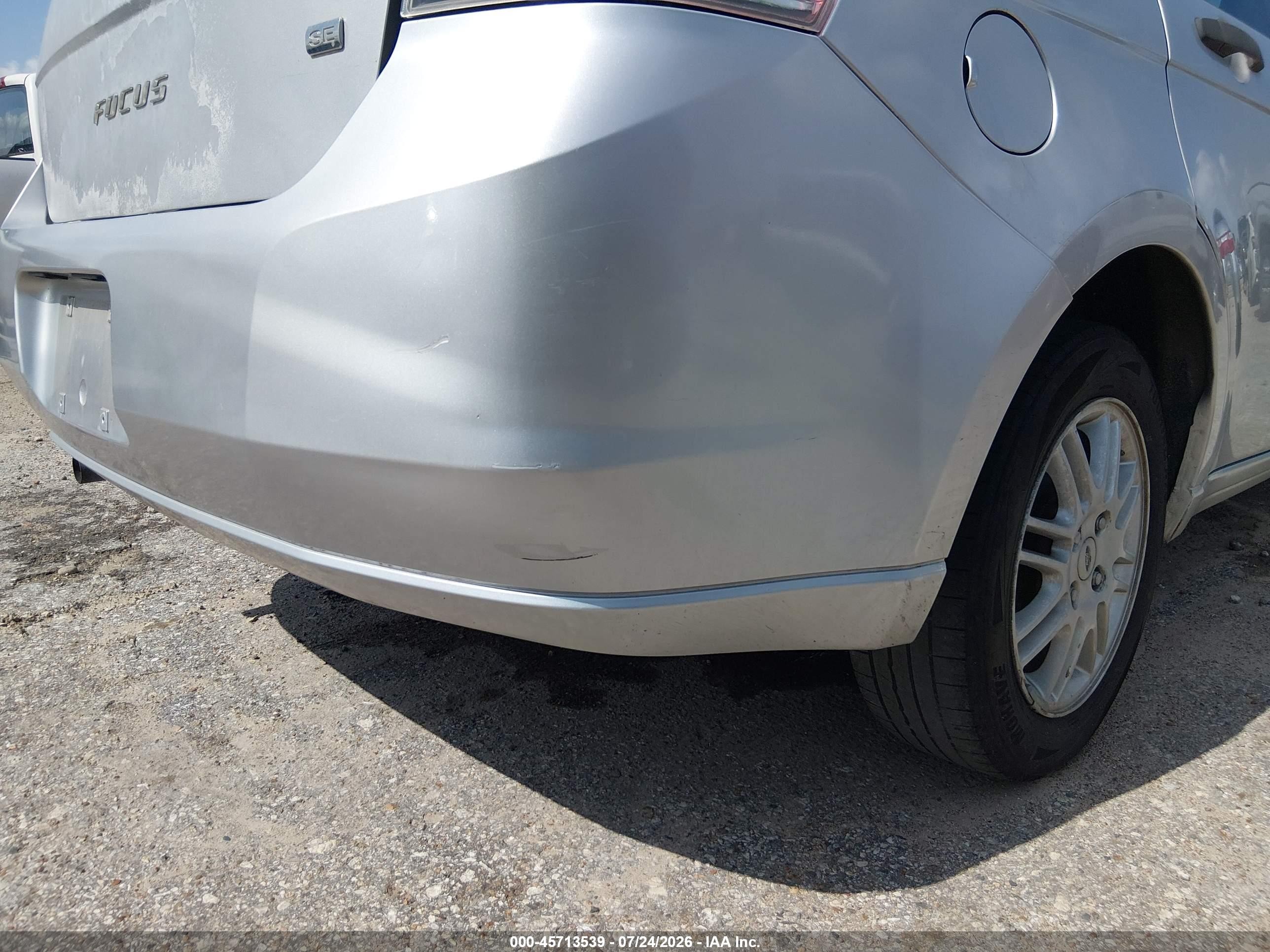 2010 Ford Focus Se Silver vin: 1FAHP3FN4AW249103