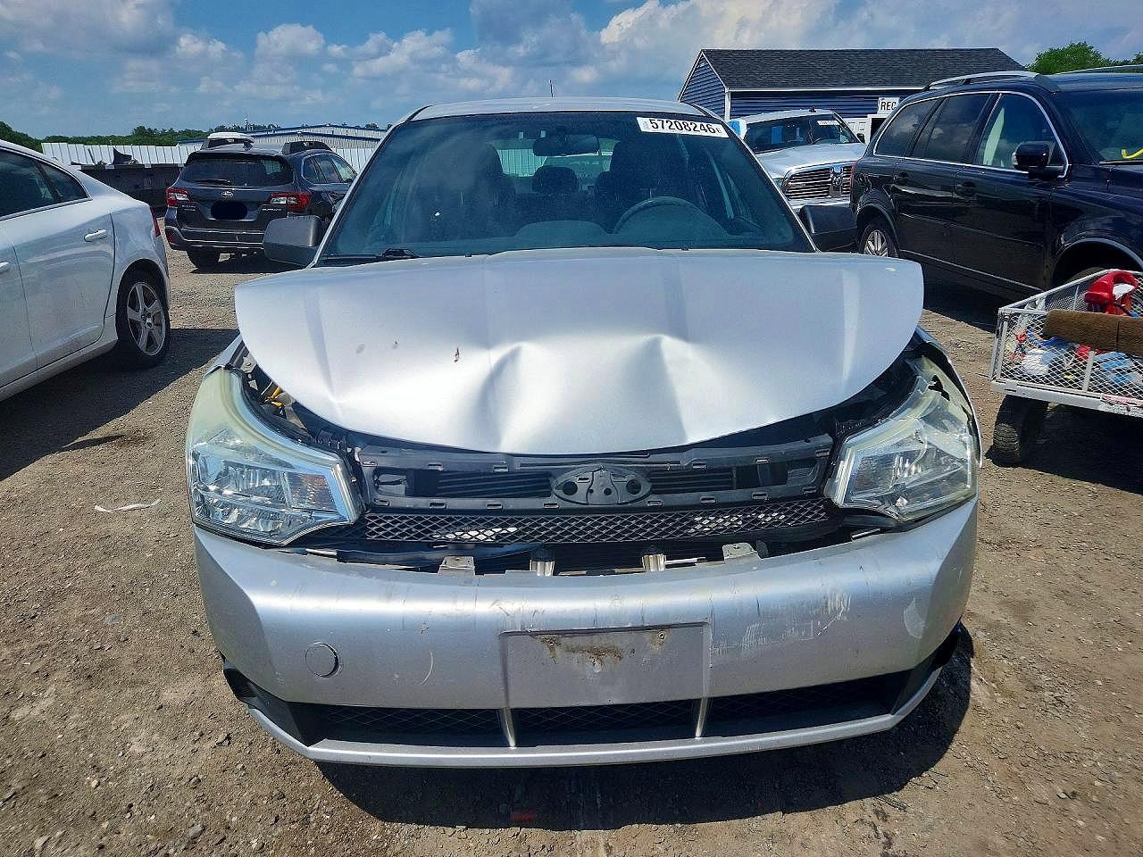 2010 Ford Focus Se Silver vin: 1FAHP3FN4AW250266