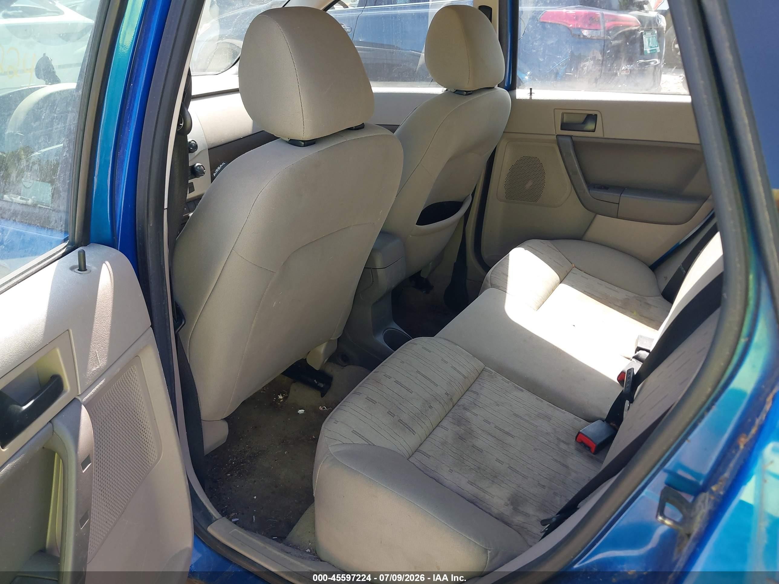 2010 Ford Focus Se Blue vin: 1FAHP3FN4AW253197