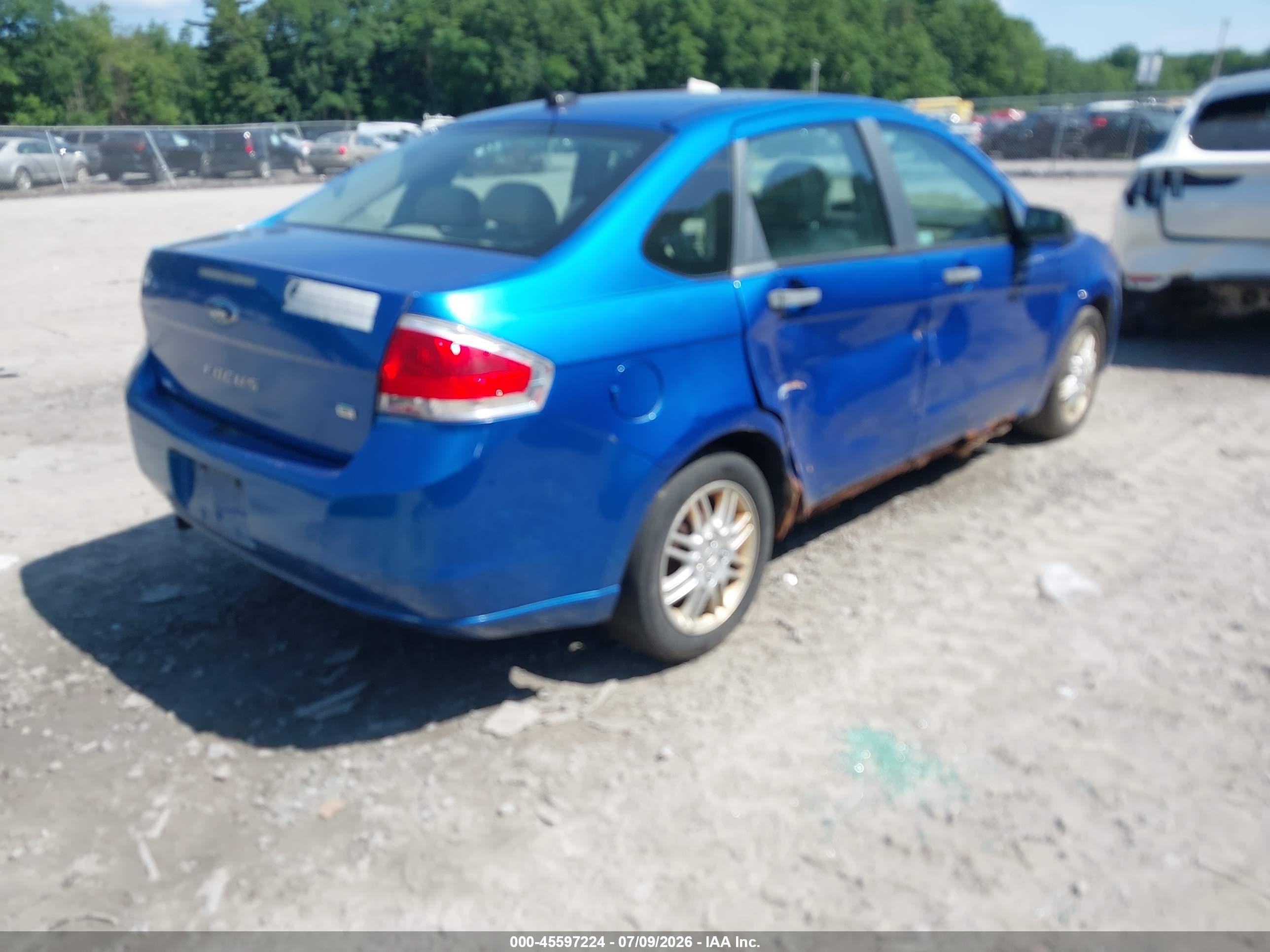 2010 Ford Focus Se Blue vin: 1FAHP3FN4AW253197