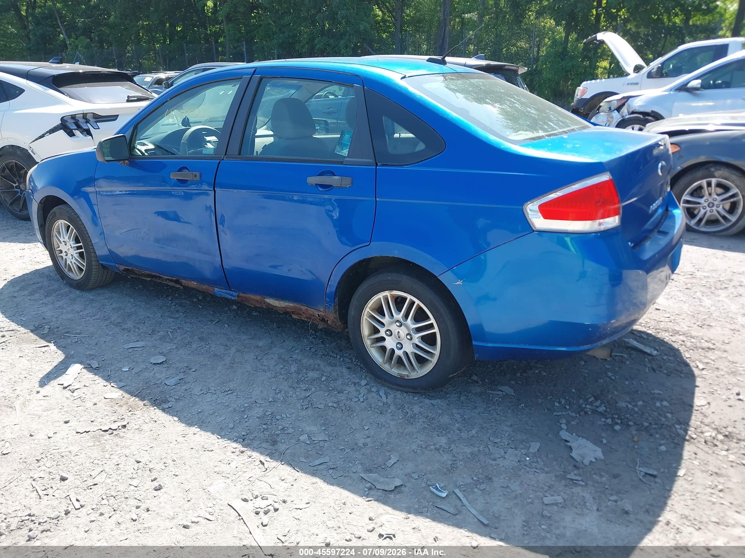 2010 Ford Focus Se Blue vin: 1FAHP3FN4AW253197