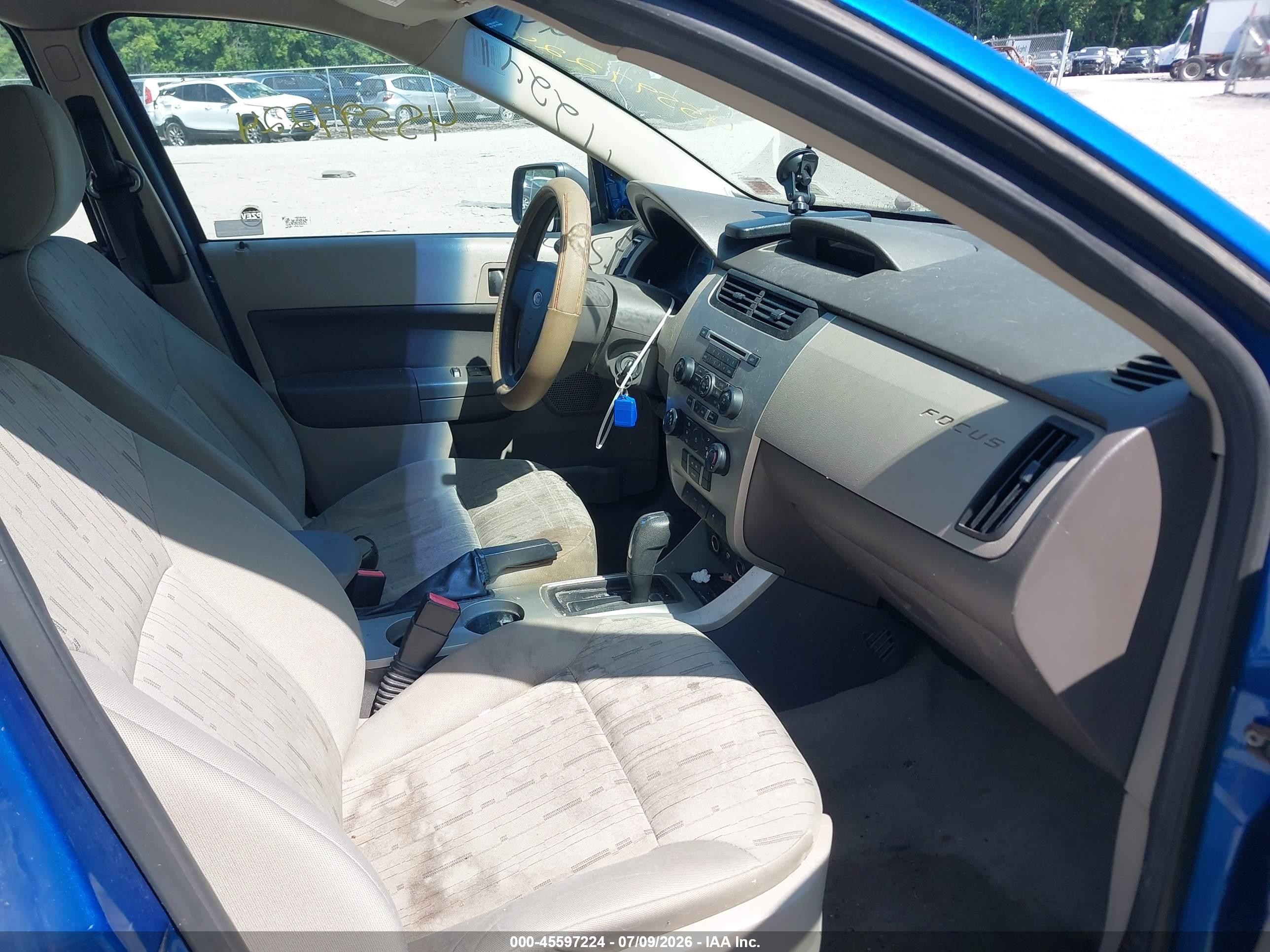2010 Ford Focus Se Blue vin: 1FAHP3FN4AW253197