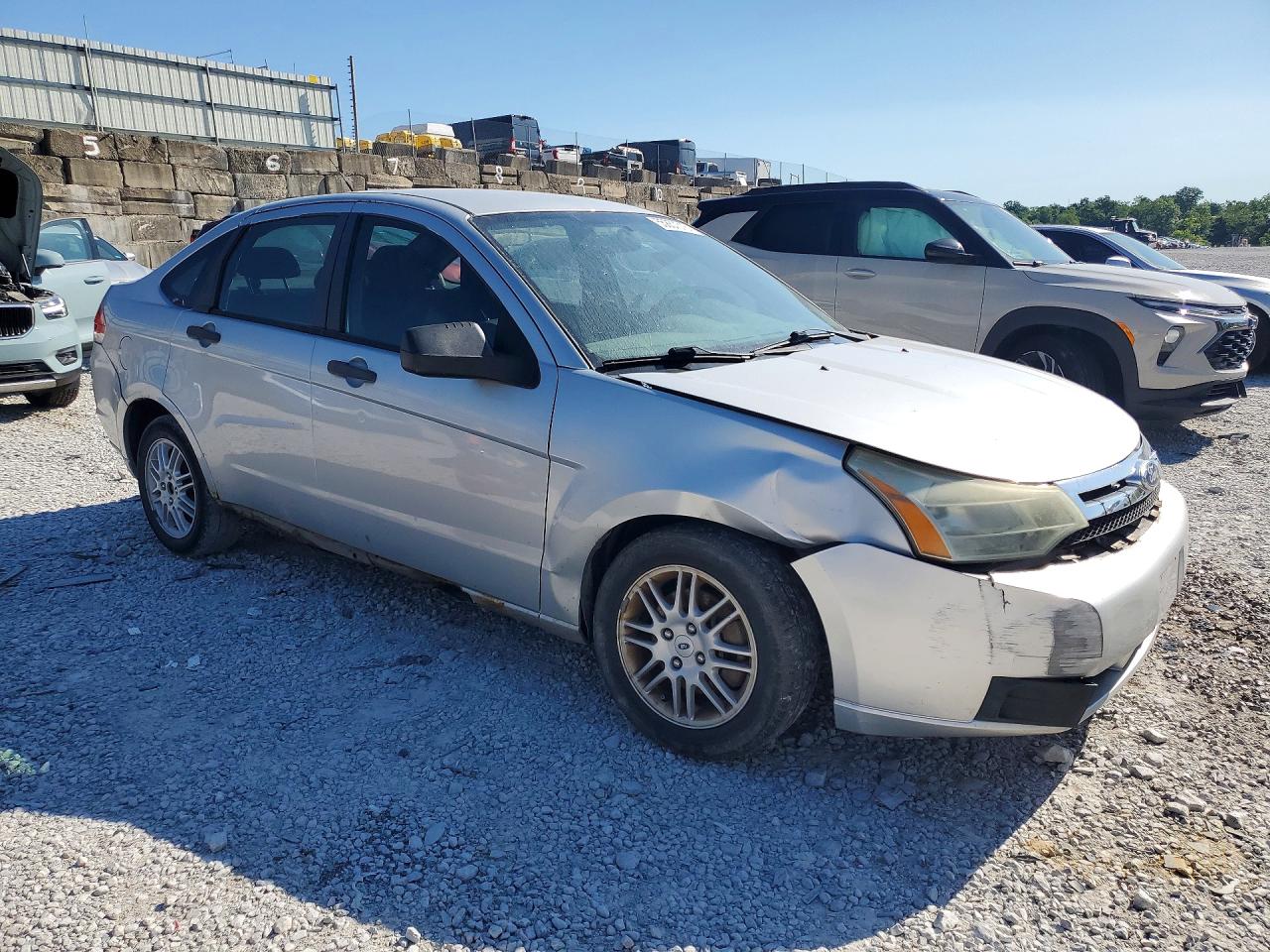 2010 Ford Focus Se Silver vin: 1FAHP3FN4AW258156
