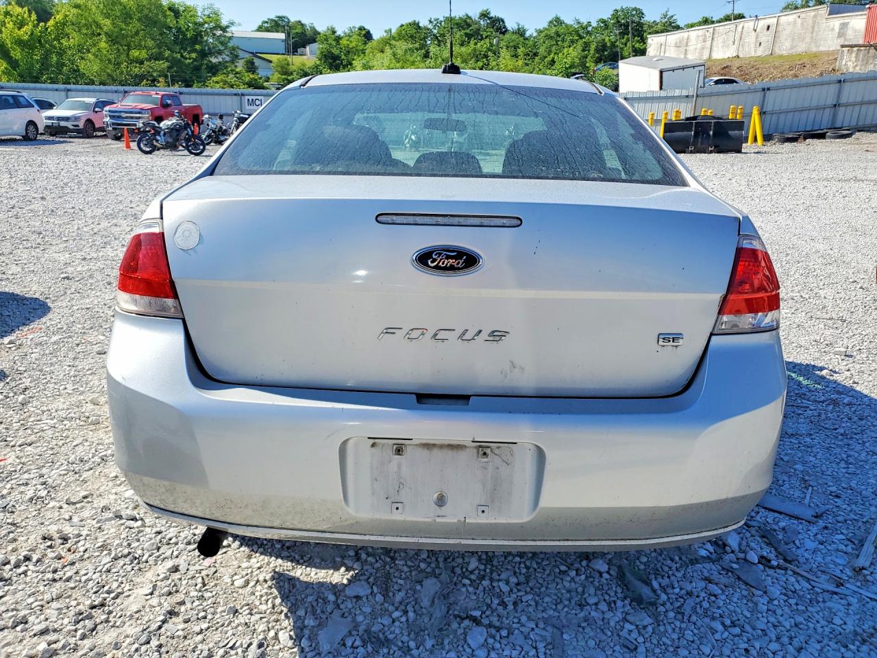 2010 Ford Focus Se Silver vin: 1FAHP3FN4AW258156