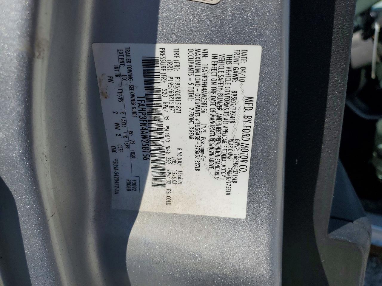 2010 Ford Focus Se Silver vin: 1FAHP3FN4AW258156