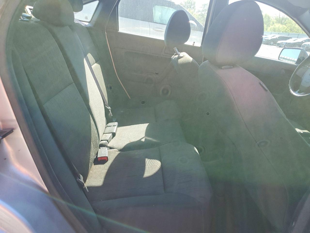 2010 Ford Focus Se Silver vin: 1FAHP3FN4AW258156