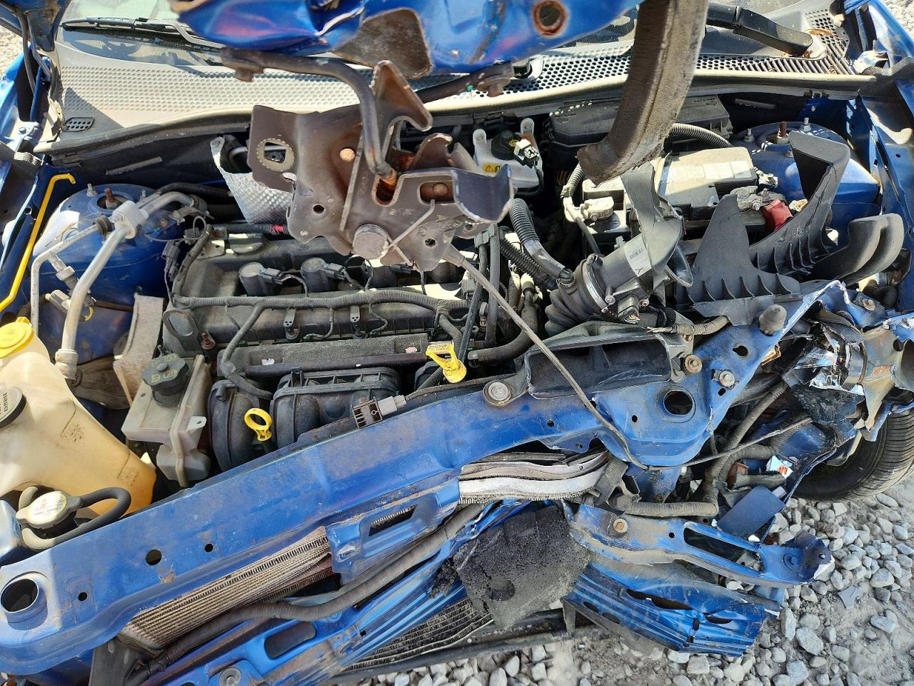 2010 Ford Focus Se Blue vin: 1FAHP3FN4AW261252