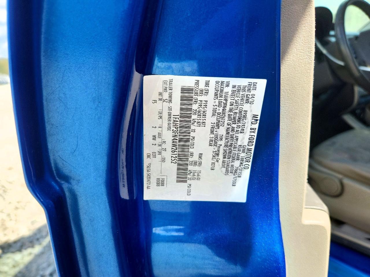 2010 Ford Focus Se Blue vin: 1FAHP3FN4AW261252