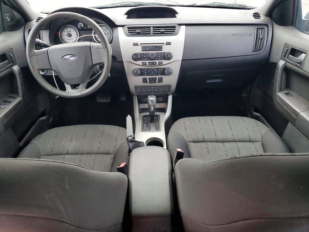 2010 Ford Focus Se Silver vin: 1FAHP3FN4AW272719