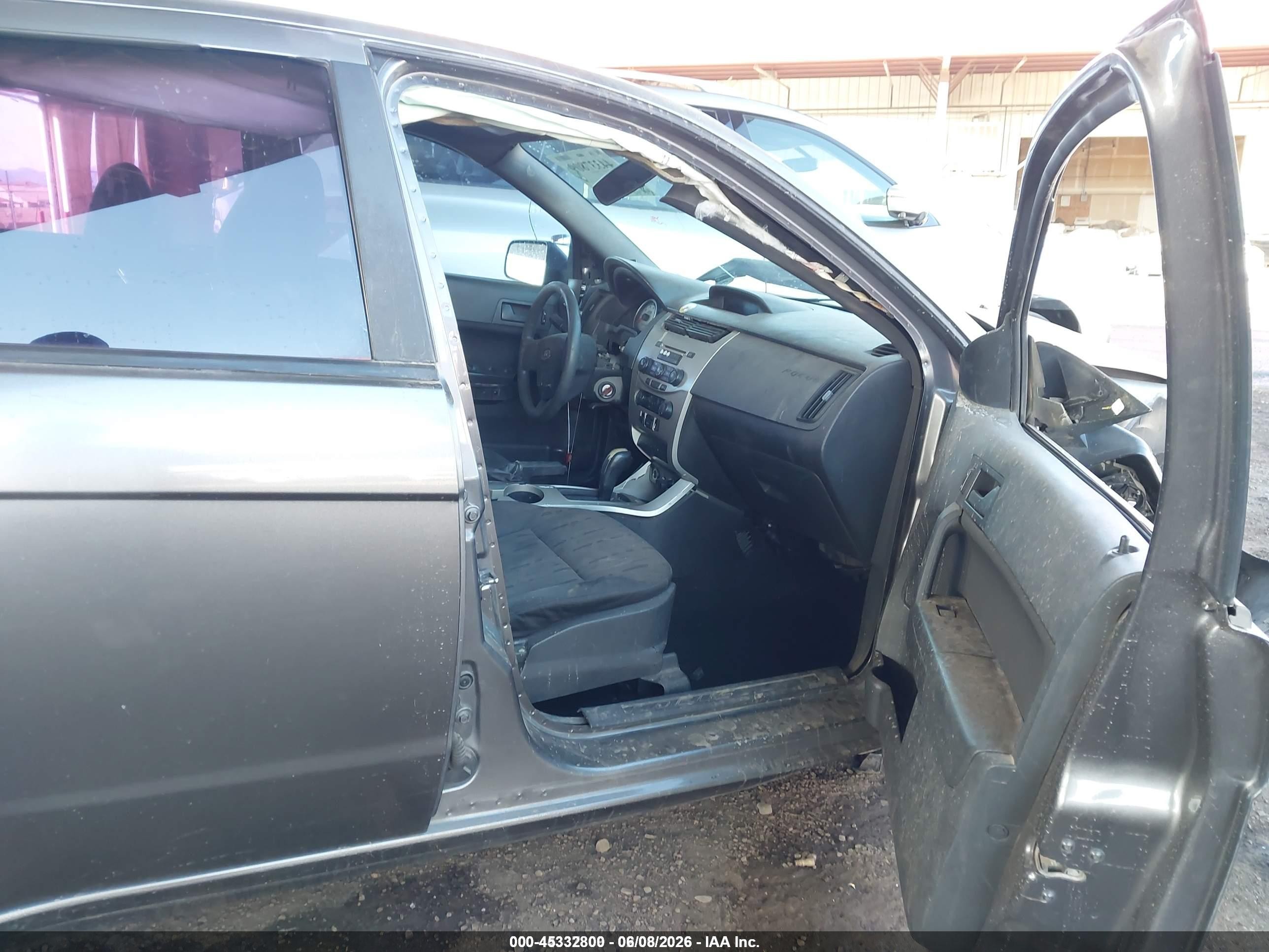 2010 Ford Focus Se Gray vin: 1FAHP3FN4AW282019