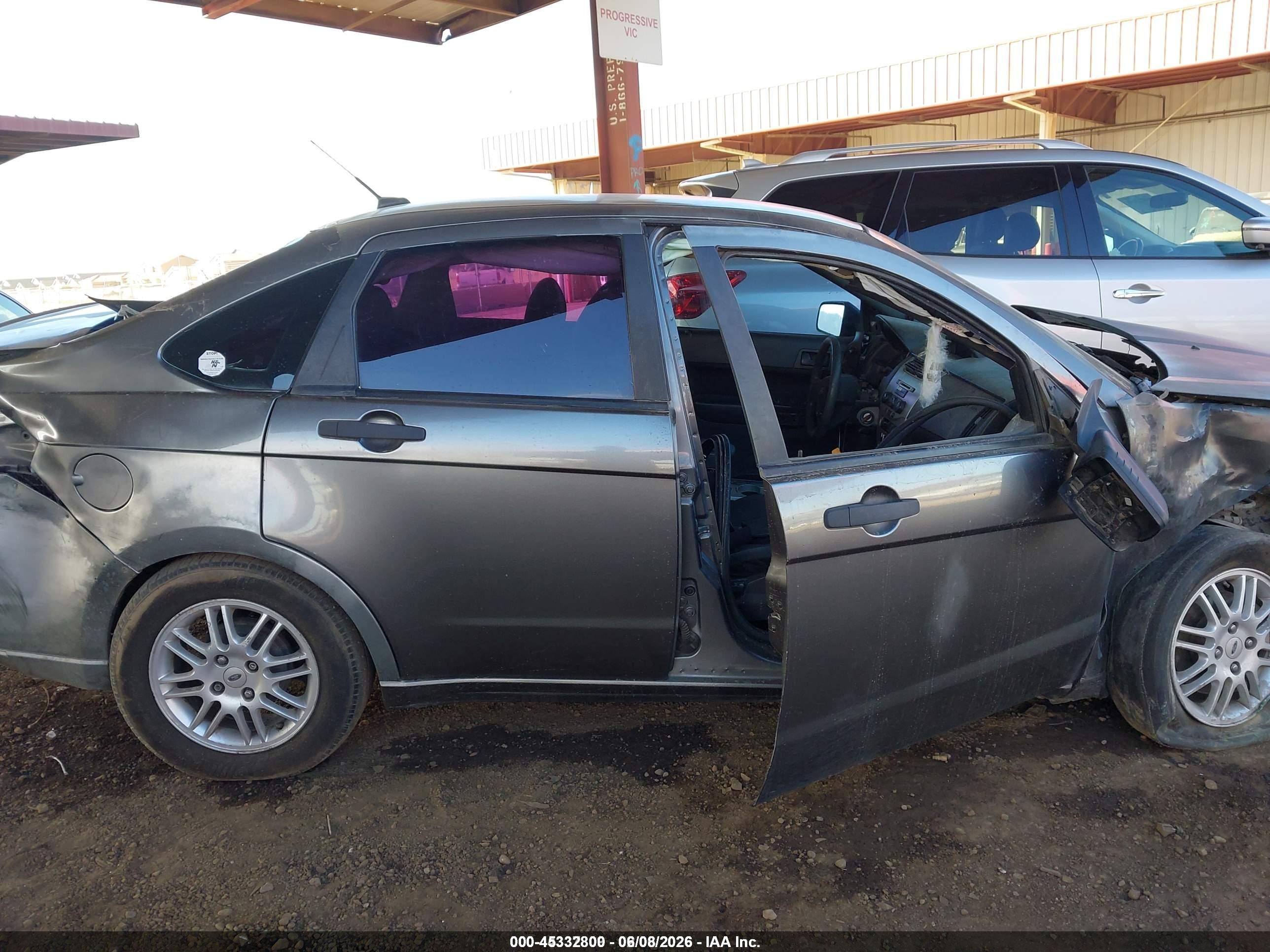 2010 Ford Focus Se Gray vin: 1FAHP3FN4AW282019
