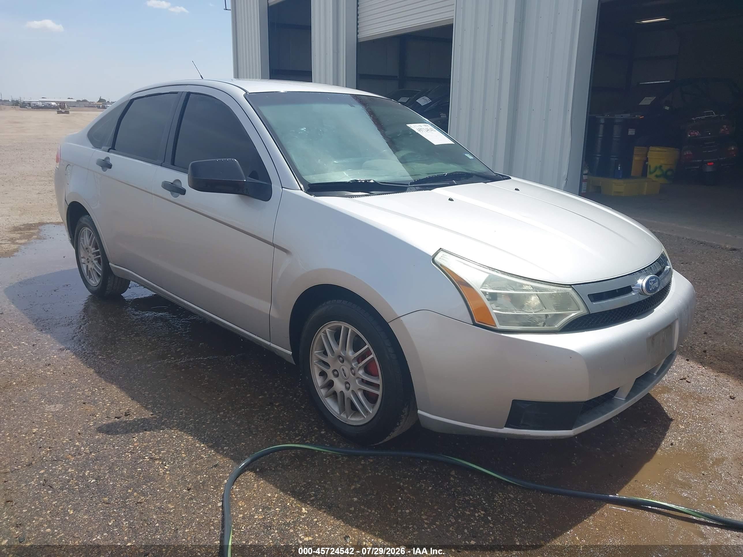 2010 Ford Focus Se Silver vin: 1FAHP3FN4AW290816