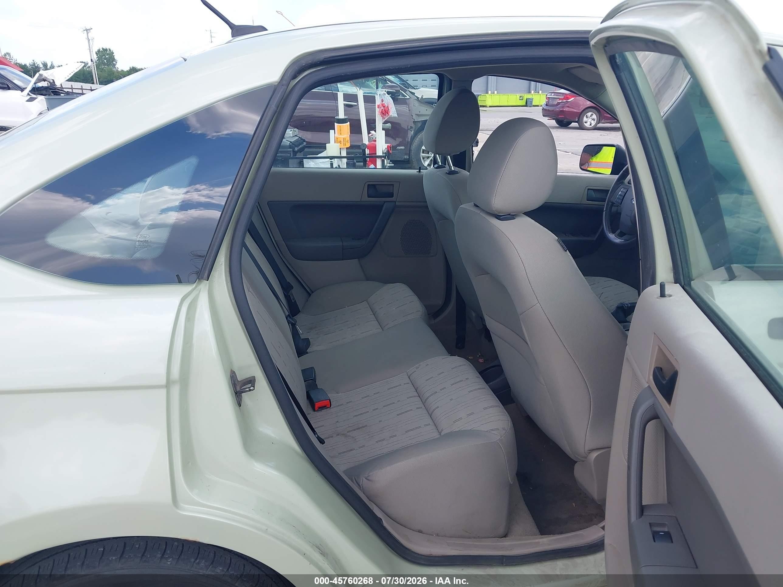 2010 Ford Focus Se Бирюзовый vin: 1FAHP3FN4AW295546