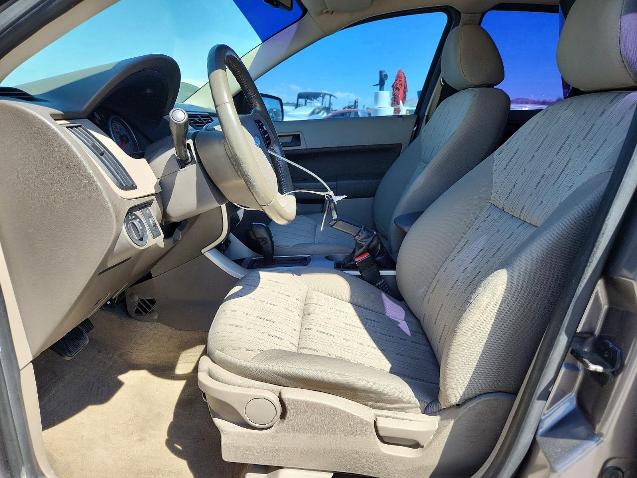 2011 Ford Focus Se Gray vin: 1FAHP3FN4BW150136