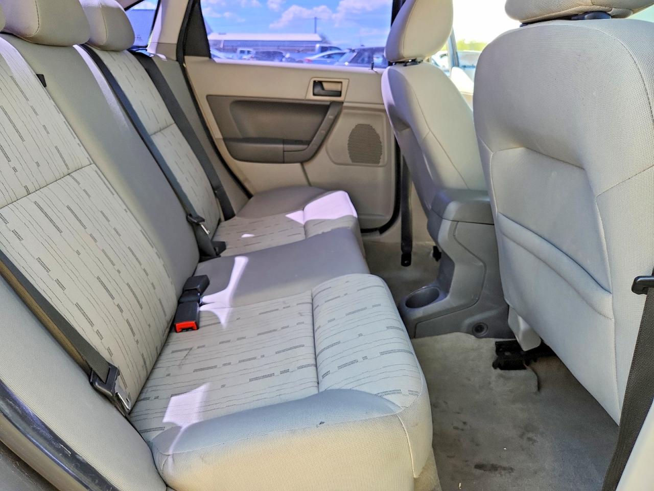 2011 Ford Focus Se Gray vin: 1FAHP3FN4BW150136