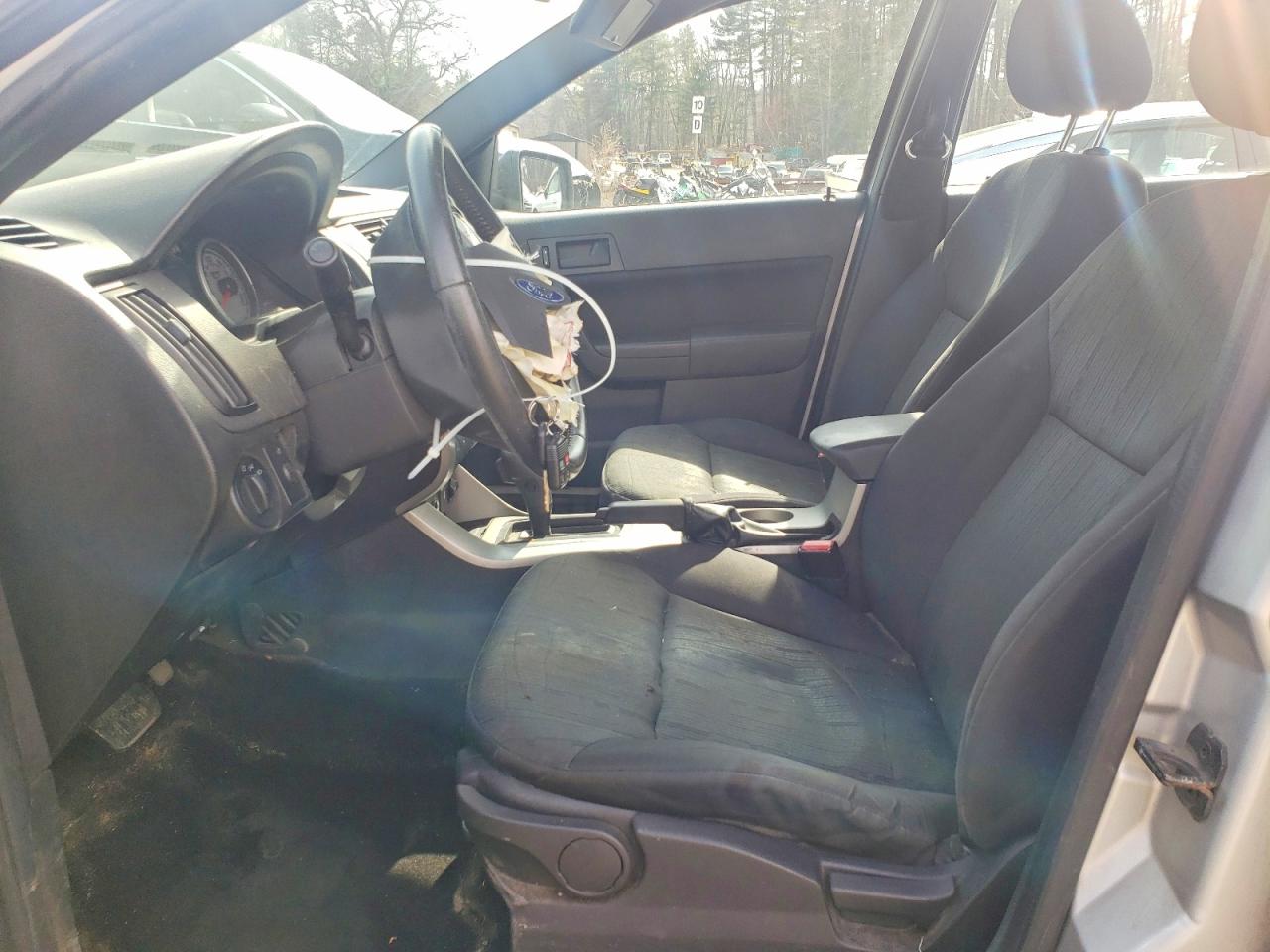 2011 Ford Focus Se Silver vin: 1FAHP3FN4BW157037