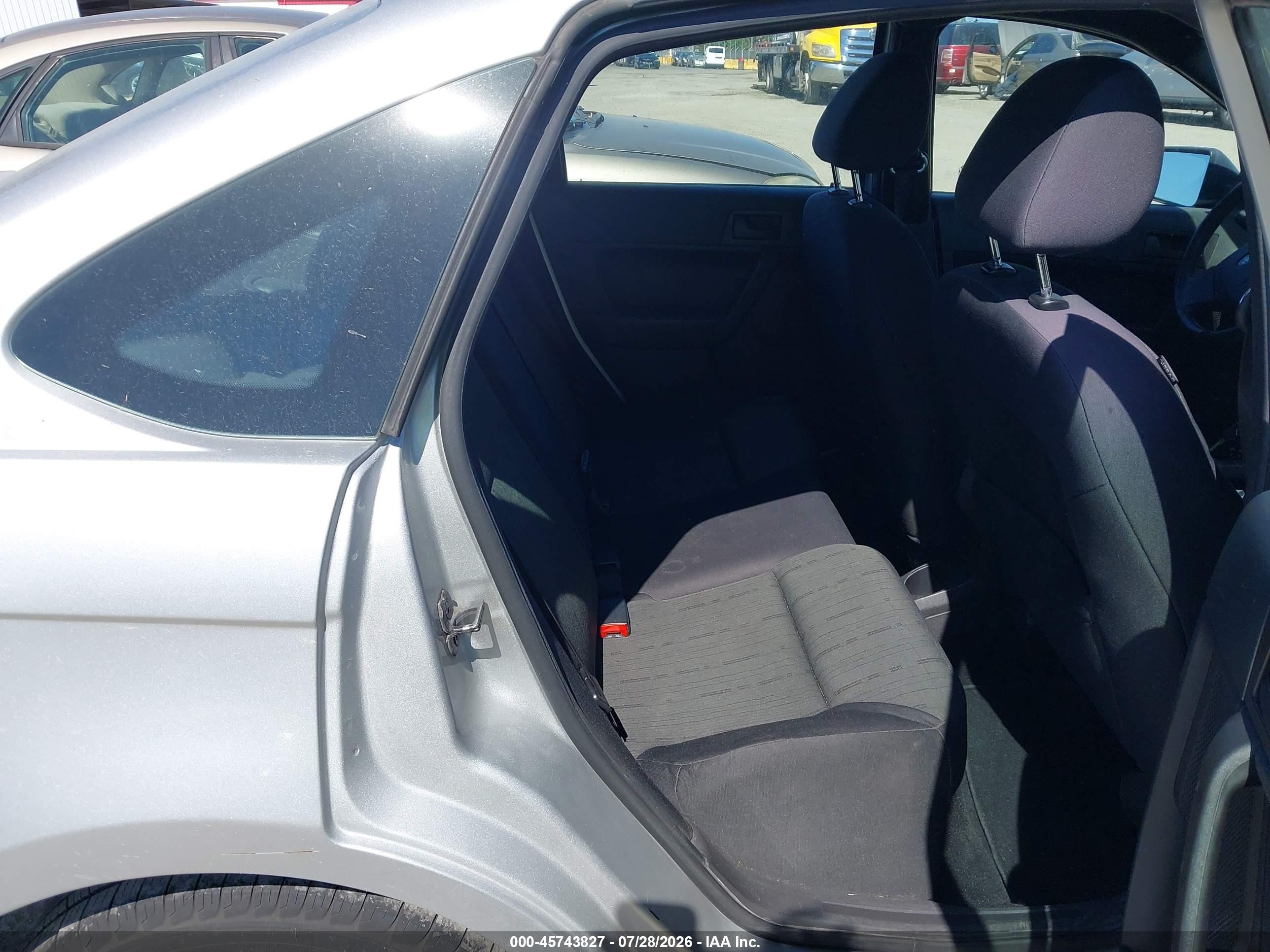 2011 Ford Focus Se Gray vin: 1FAHP3FN4BW198459