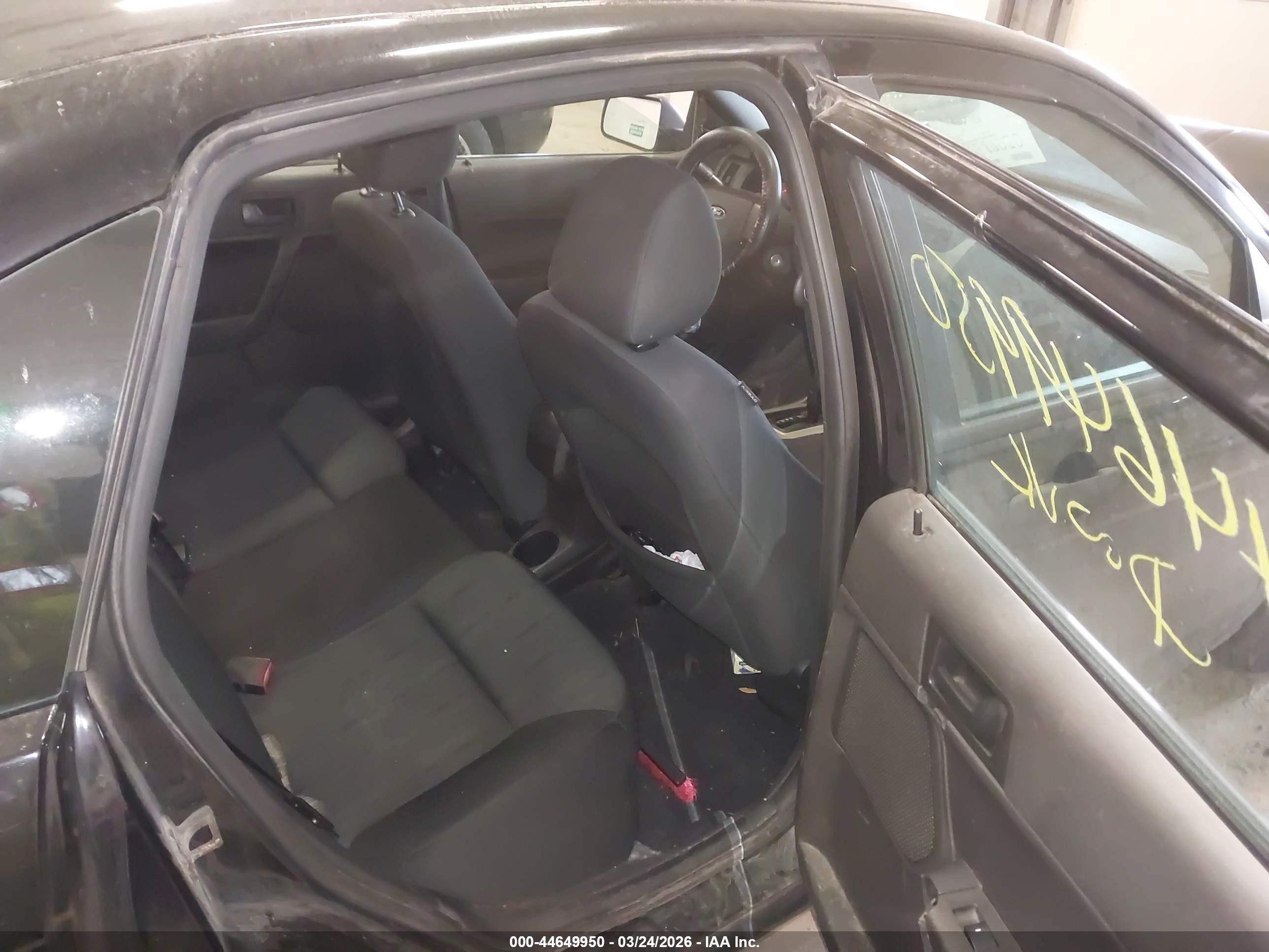 2010 Ford Focus Se Black vin: 1FAHP3FN5AW108122