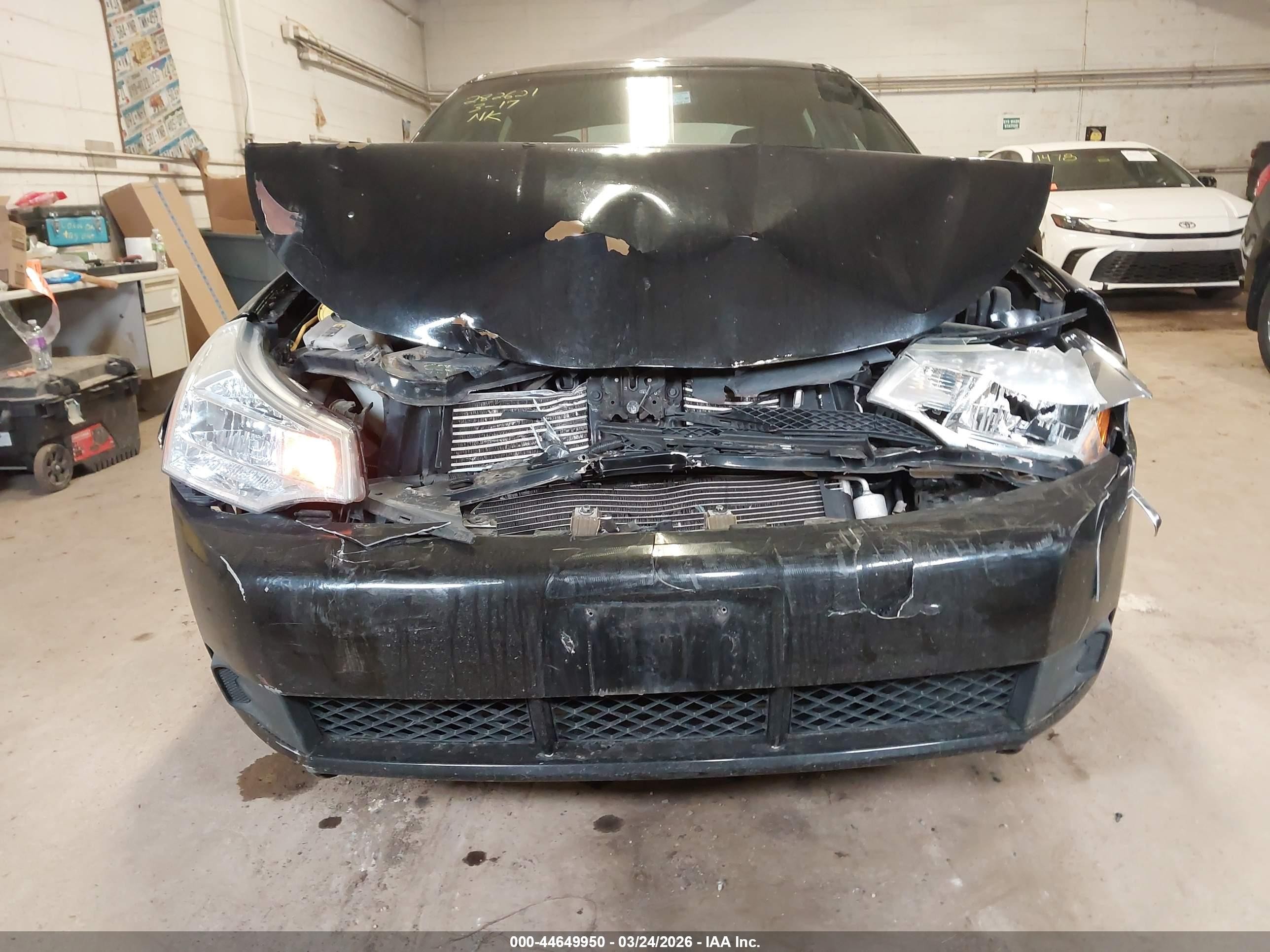 2010 Ford Focus Se Black vin: 1FAHP3FN5AW108122