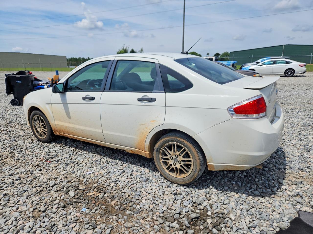 2010 Ford Focus Se White vin: 1FAHP3FN5AW120125