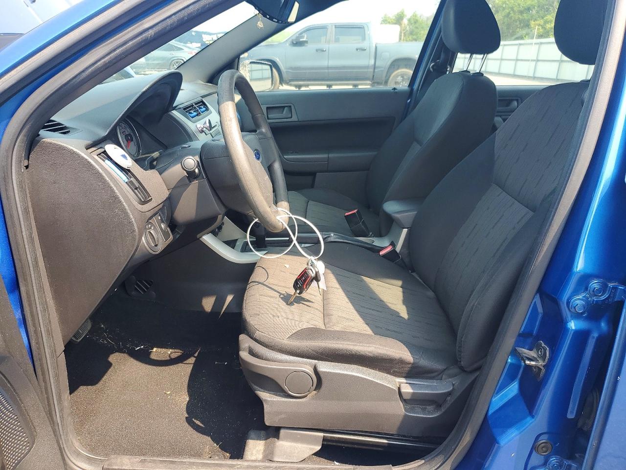 2010 Ford Focus Se Blue vin: 1FAHP3FN5AW136129