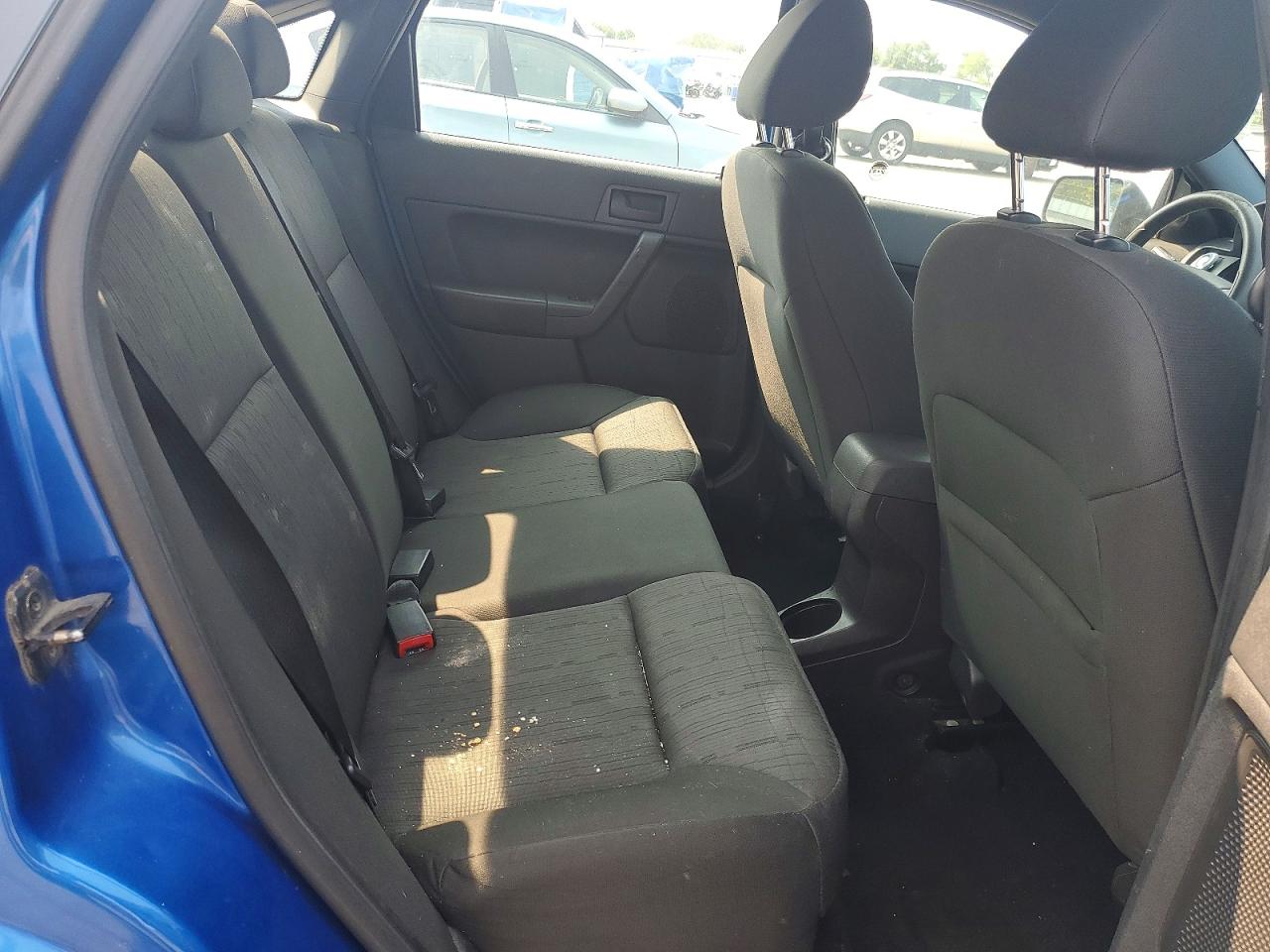 2010 Ford Focus Se Blue vin: 1FAHP3FN5AW136129
