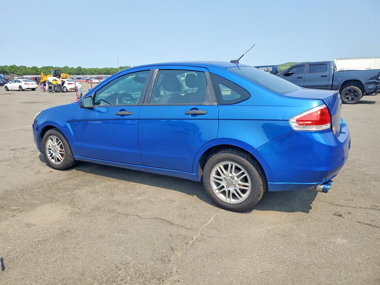 2010 Ford Focus Se Blue vin: 1FAHP3FN5AW136129
