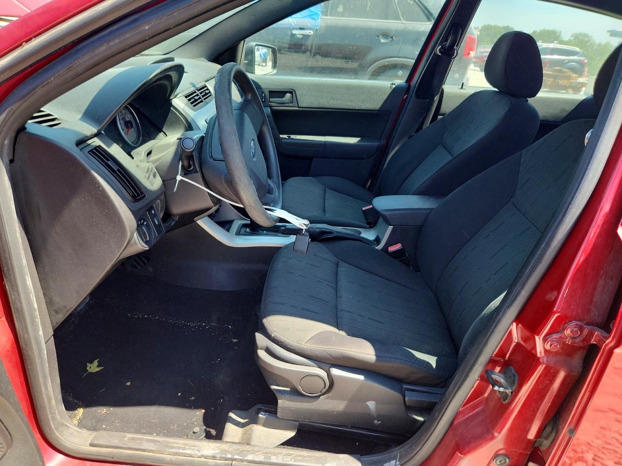 2010 Ford Focus Se Red vin: 1FAHP3FN5AW150841