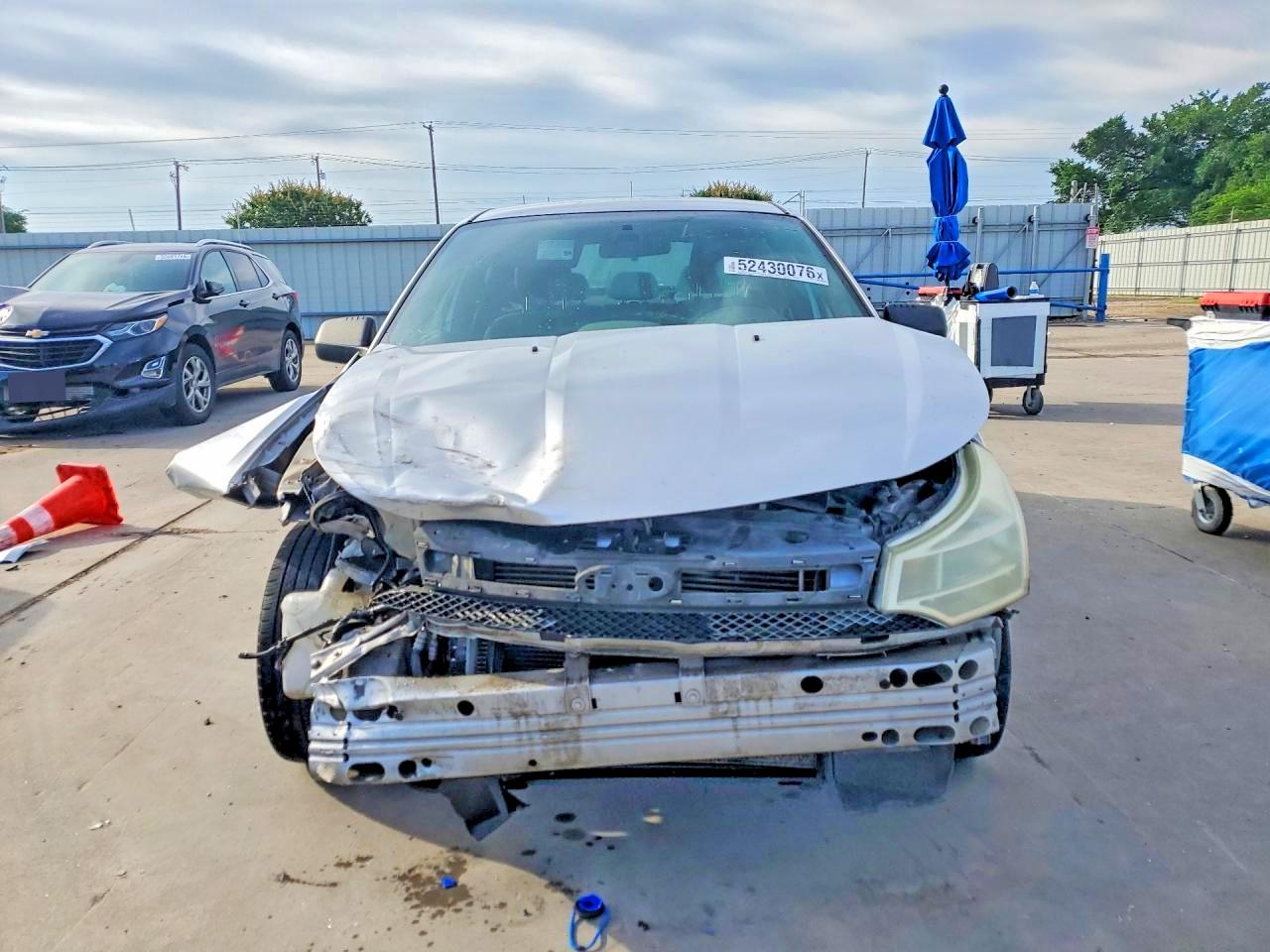 2010 Ford Focus Se Silver vin: 1FAHP3FN5AW178140