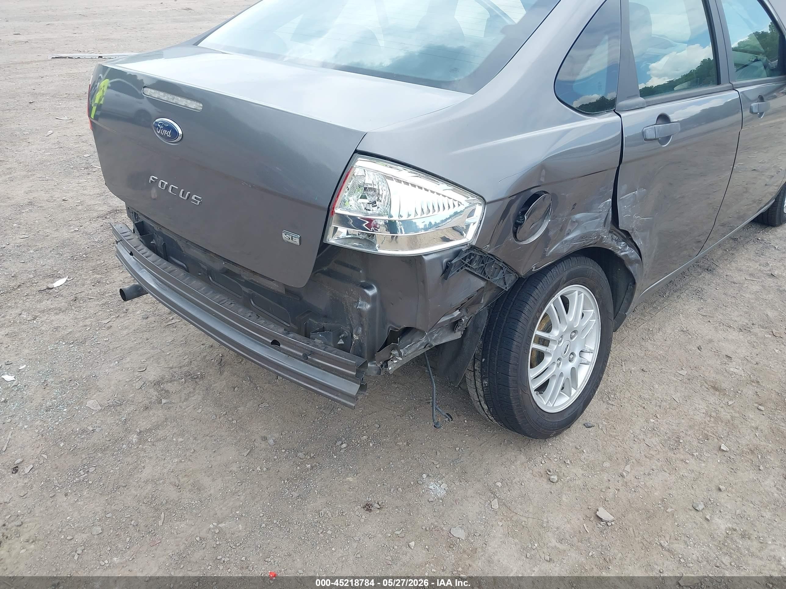 2010 Ford Focus Se Gray vin: 1FAHP3FN5AW210262