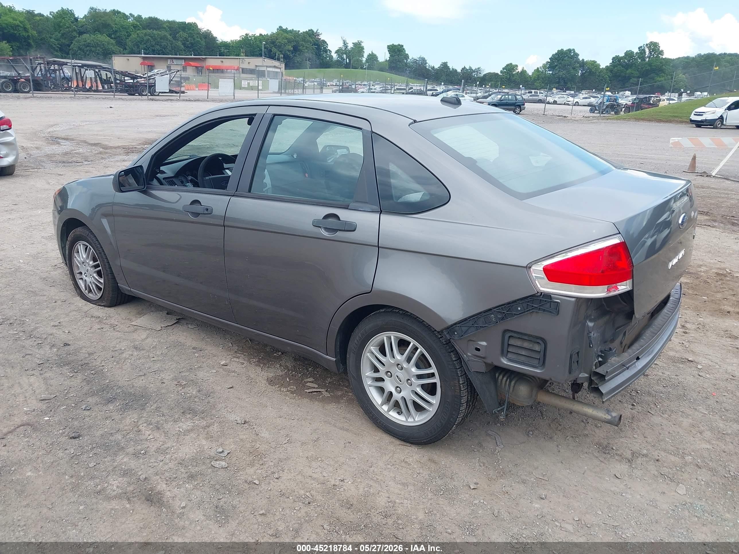 2010 Ford Focus Se Gray vin: 1FAHP3FN5AW210262