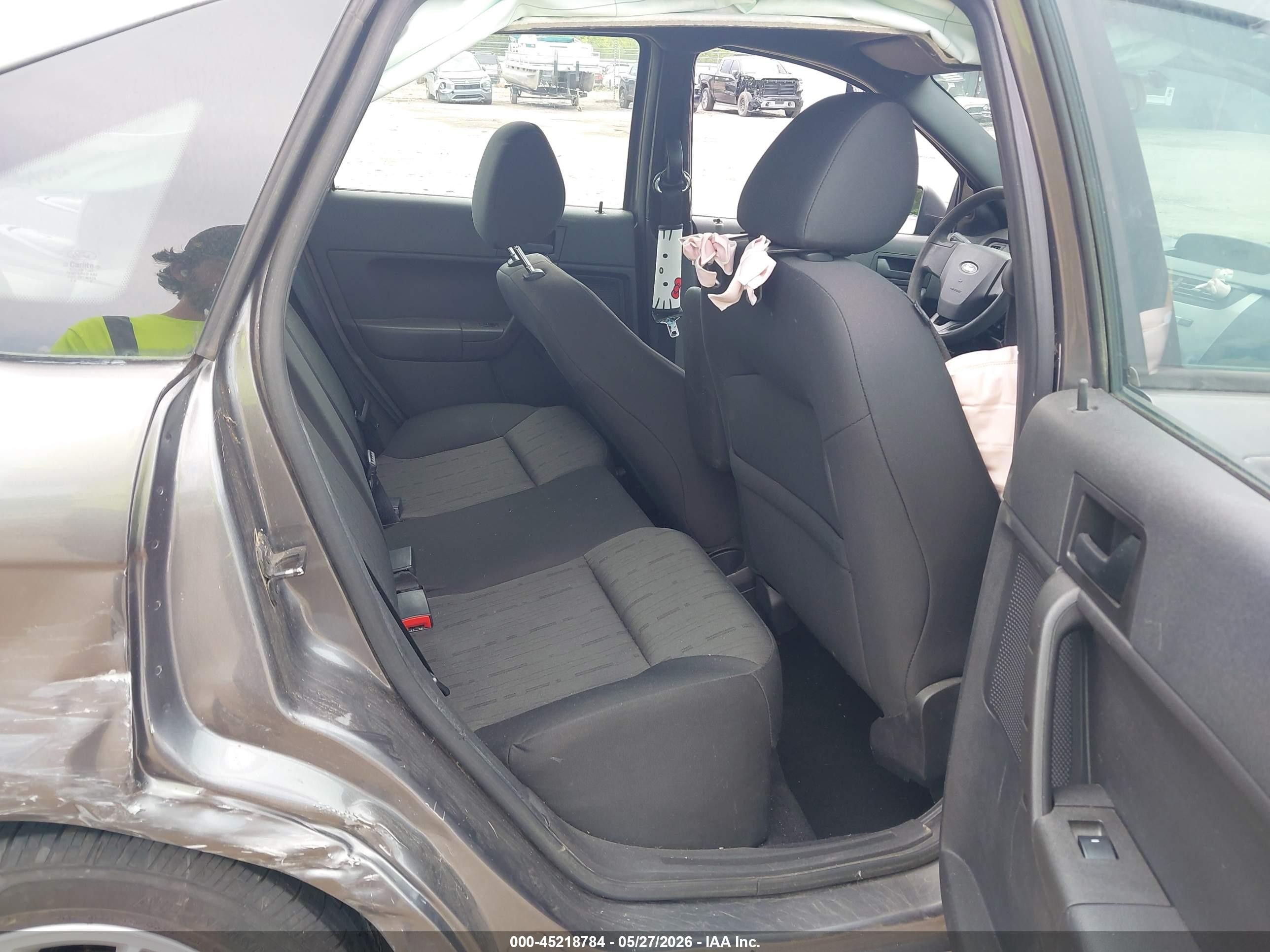 2010 Ford Focus Se Gray vin: 1FAHP3FN5AW210262