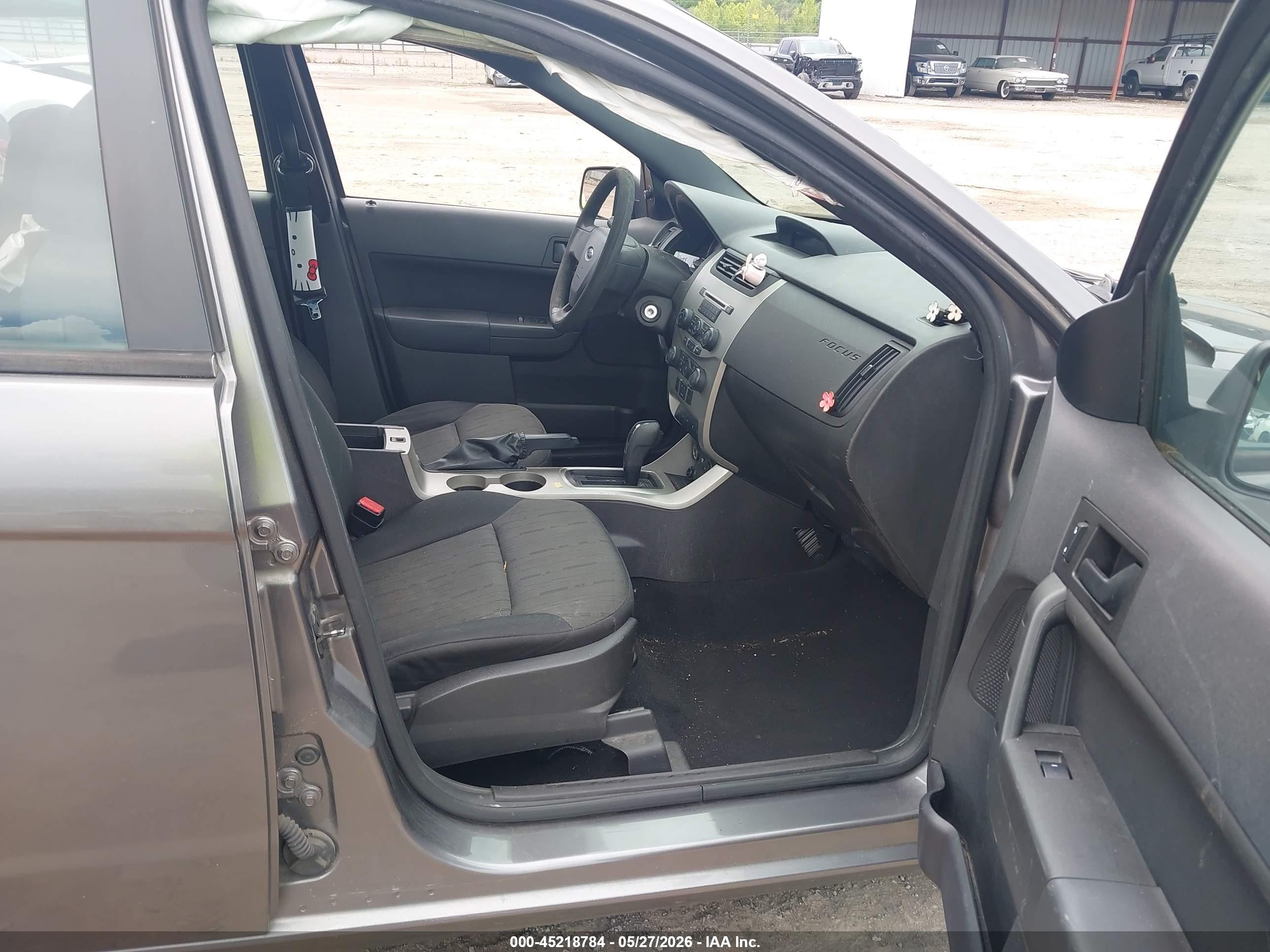 2010 Ford Focus Se Gray vin: 1FAHP3FN5AW210262