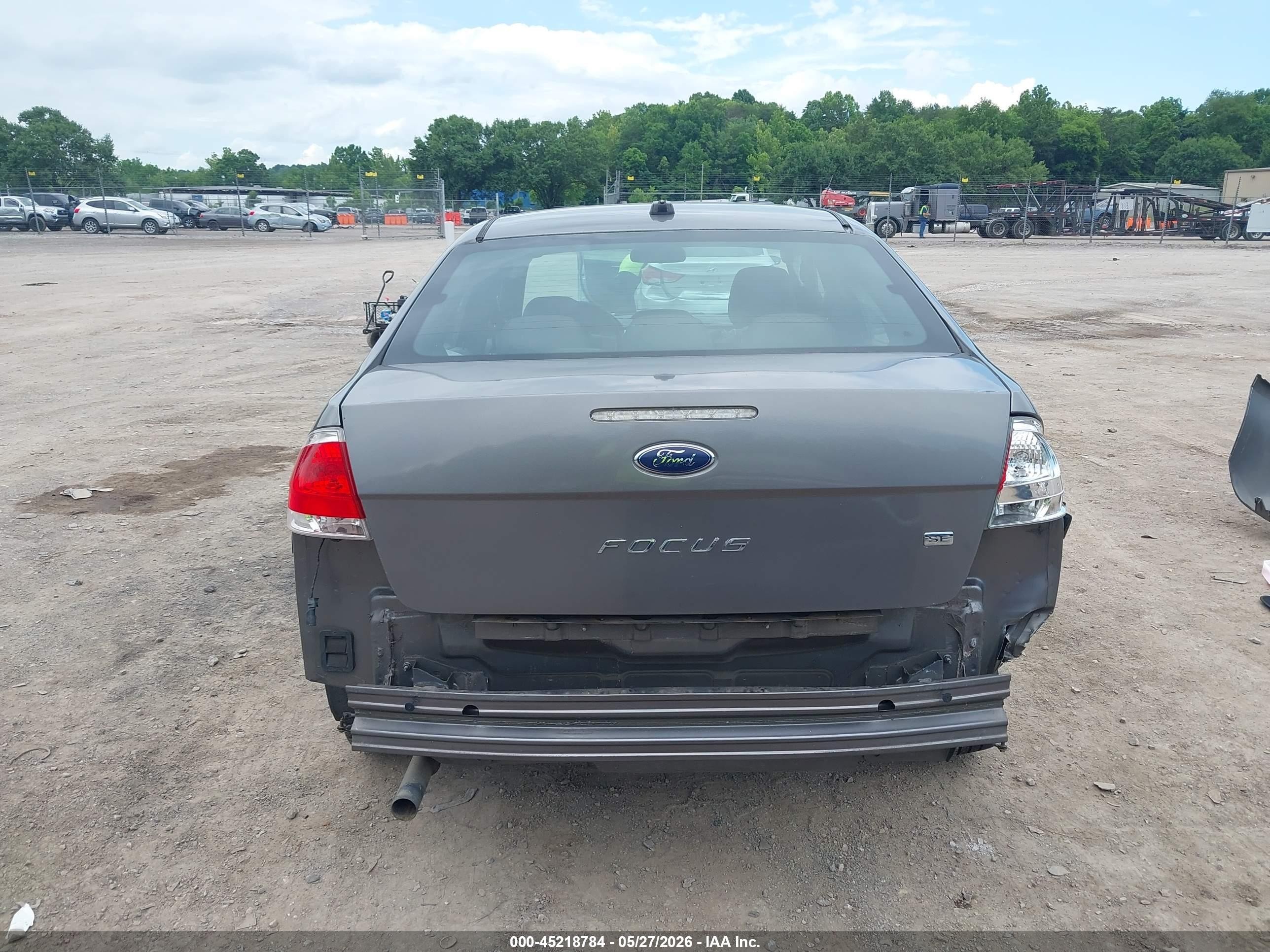 2010 Ford Focus Se Gray vin: 1FAHP3FN5AW210262