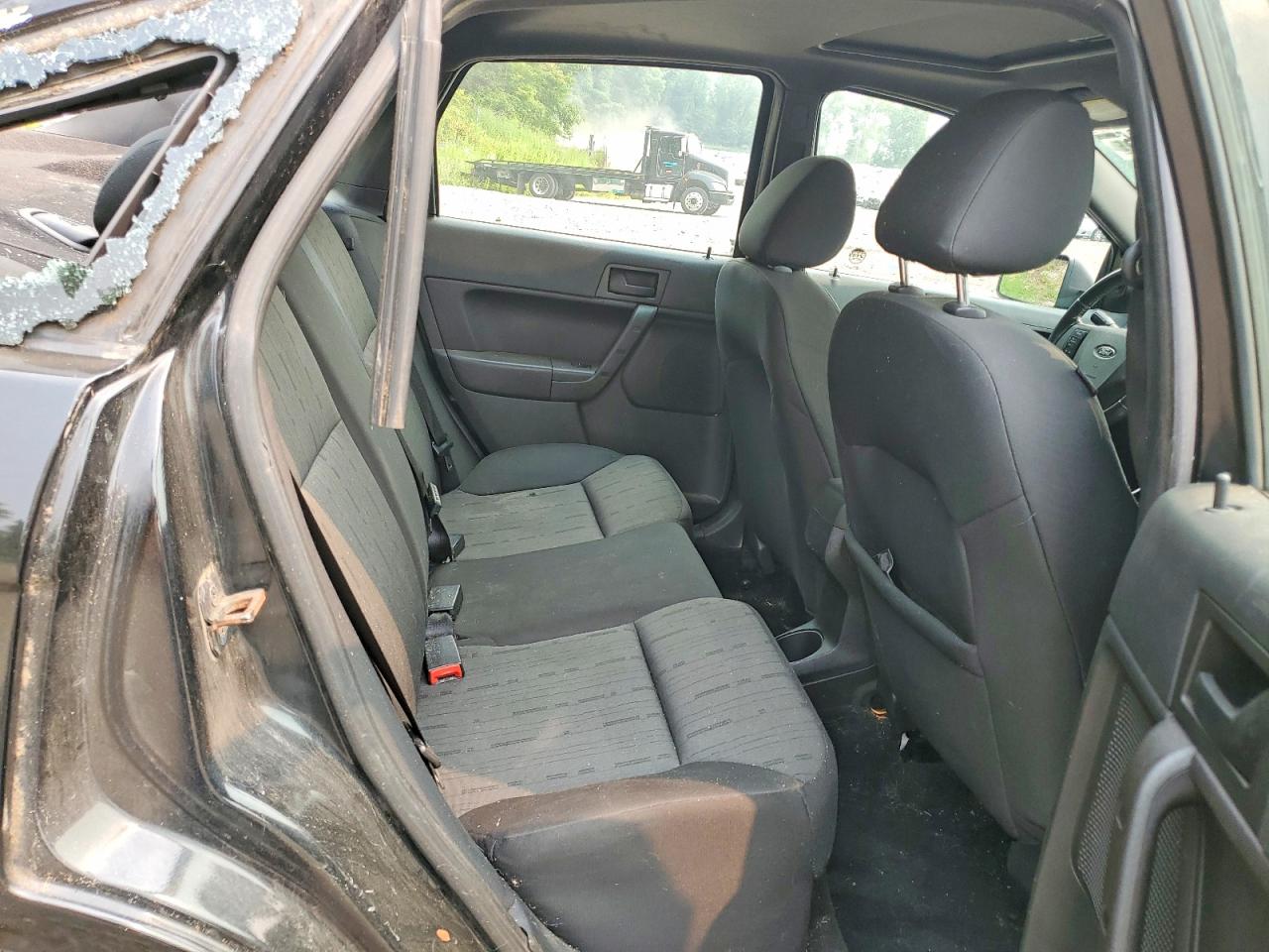2010 Ford Focus Se Black vin: 1FAHP3FN5AW213968