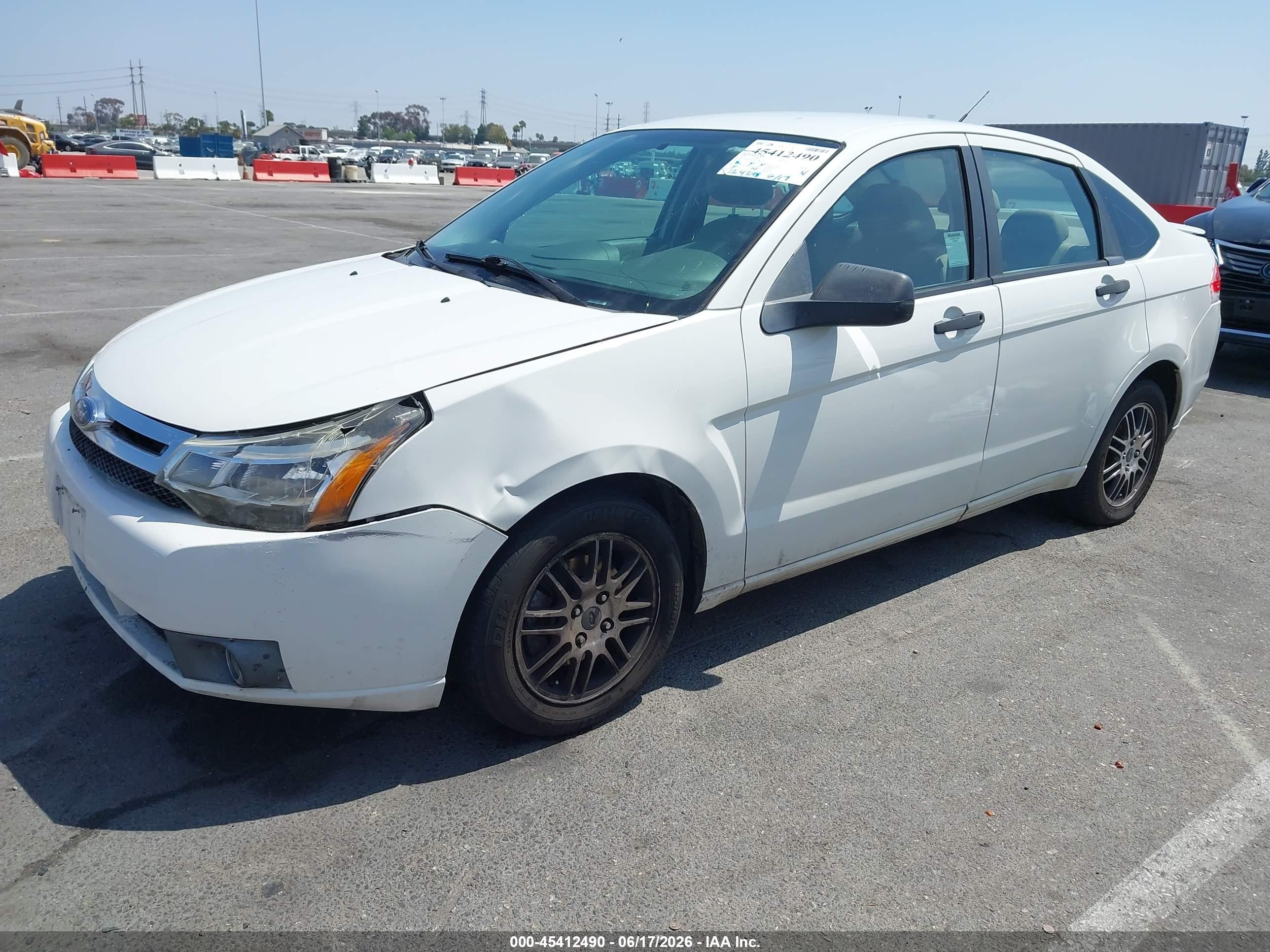 2010 Ford Focus Se White vin: 1FAHP3FN5AW227286