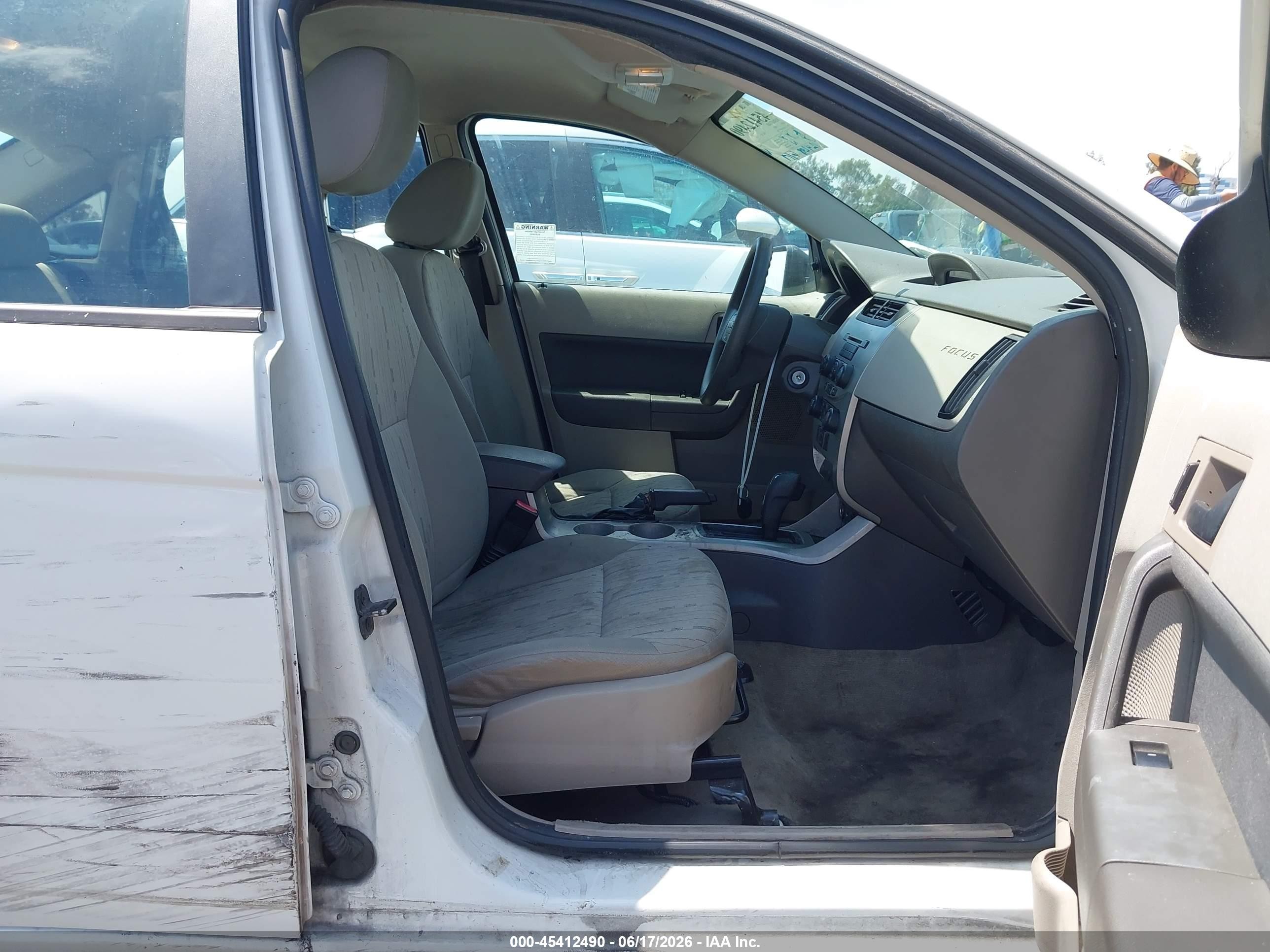 2010 Ford Focus Se White vin: 1FAHP3FN5AW227286
