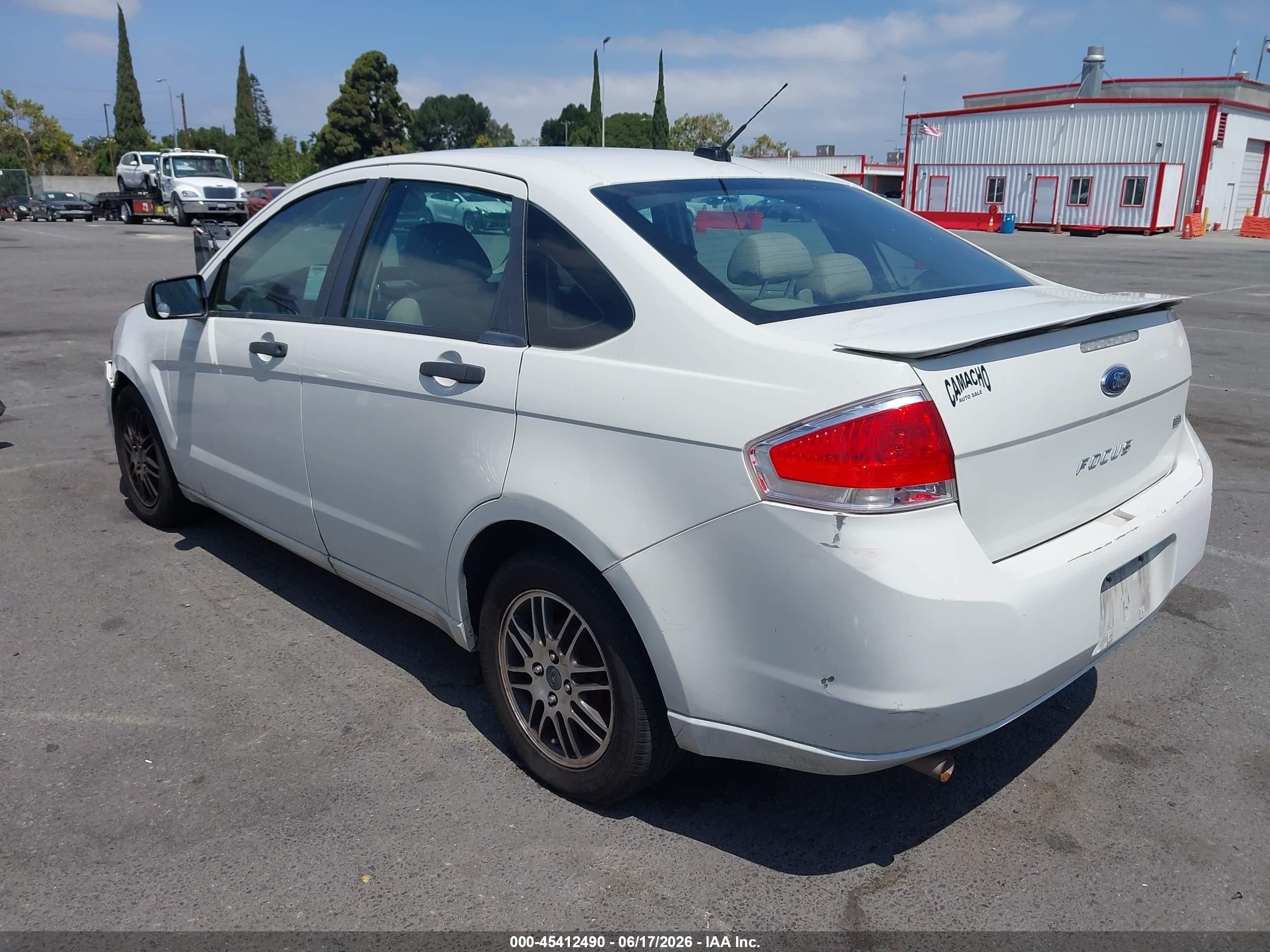 2010 Ford Focus Se White vin: 1FAHP3FN5AW227286