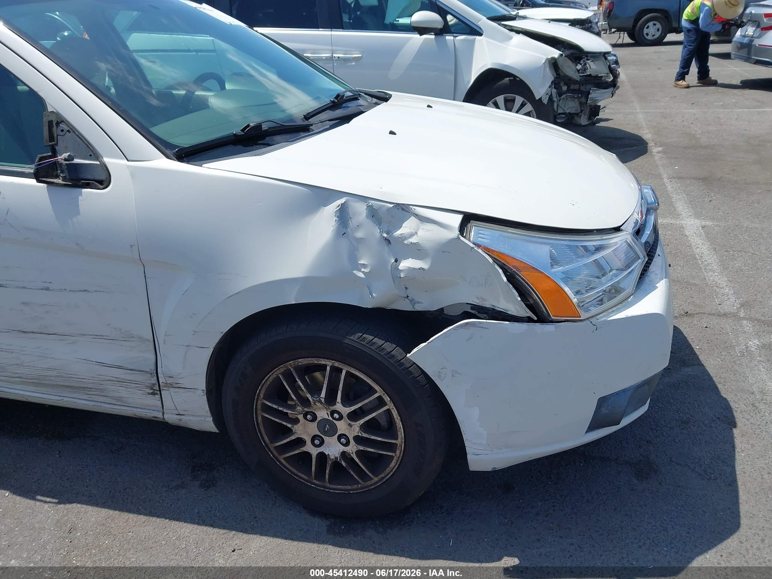 2010 Ford Focus Se White vin: 1FAHP3FN5AW227286