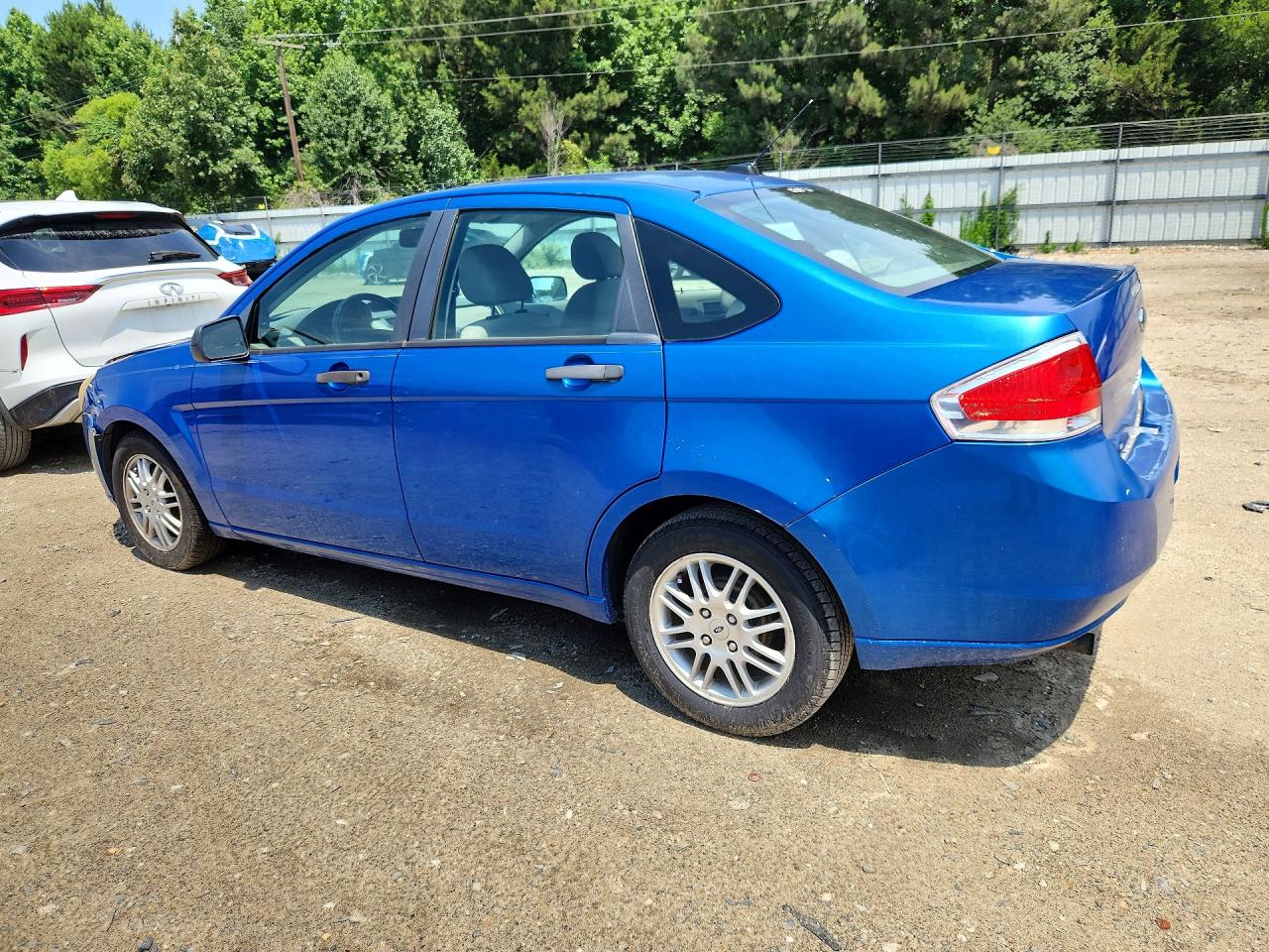 2010 Ford Focus Se Blue vin: 1FAHP3FN5AW248302