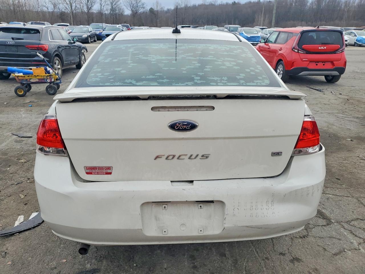 2010 Ford Focus Se White vin: 1FAHP3FN5AW248901