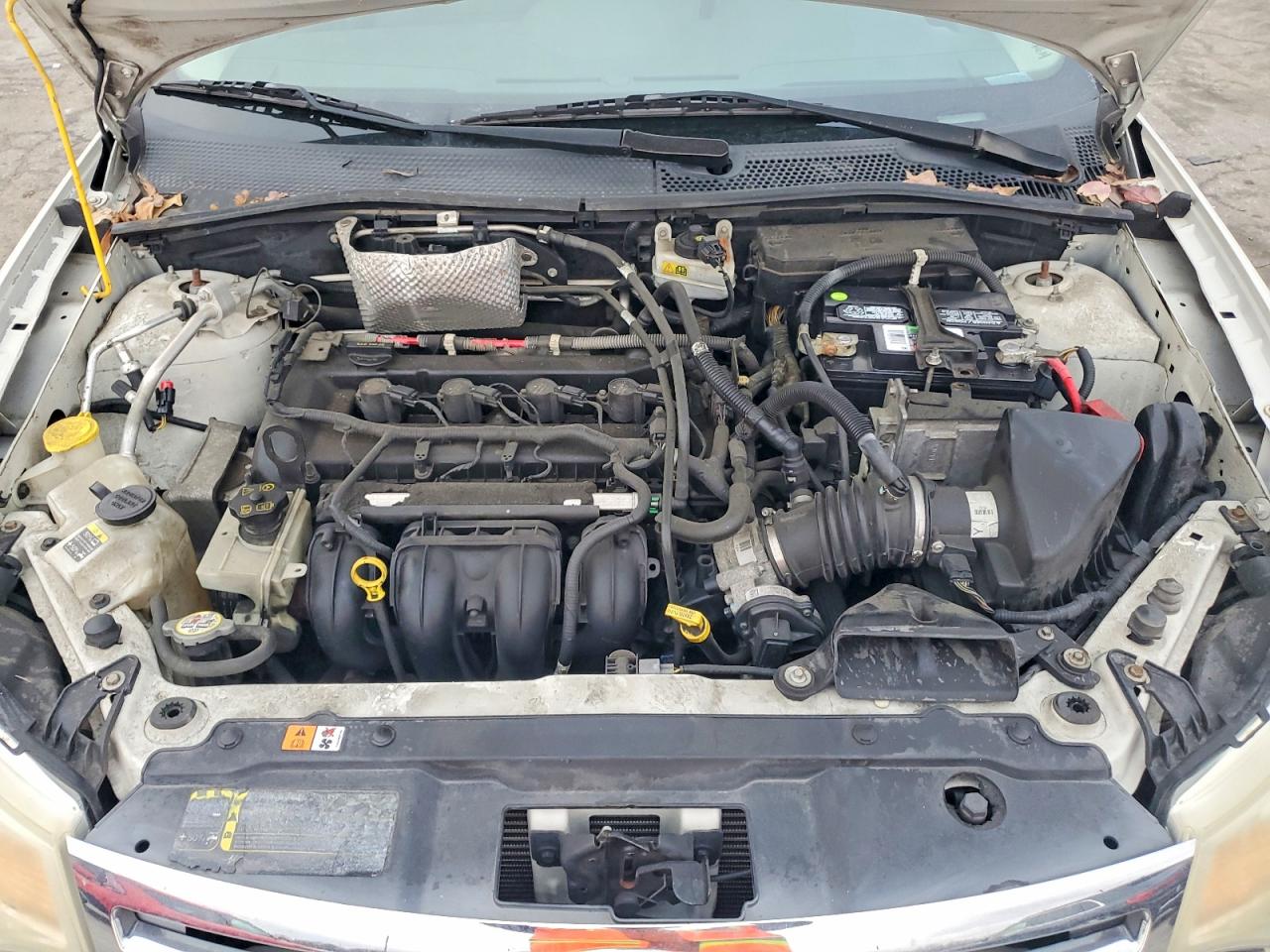 2010 Ford Focus Se White vin: 1FAHP3FN5AW248901