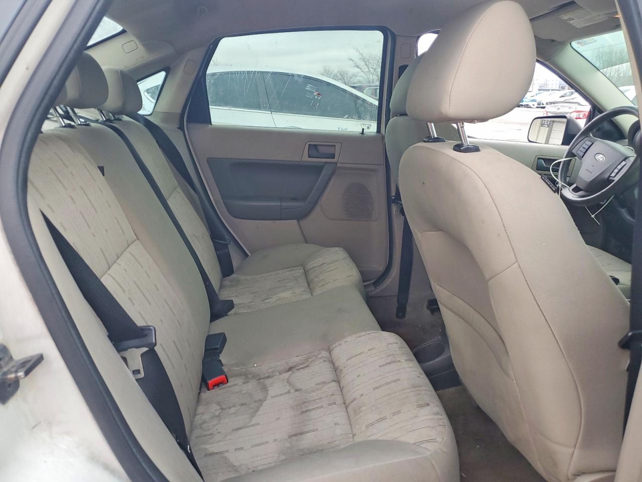 2010 Ford Focus Se White vin: 1FAHP3FN5AW248901