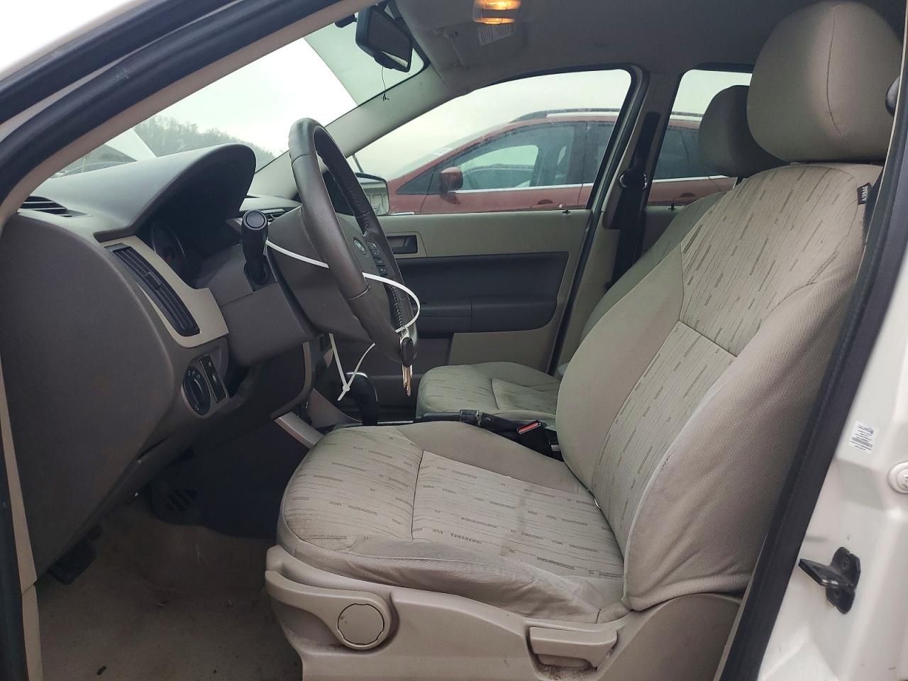 2010 Ford Focus Se White vin: 1FAHP3FN5AW248901
