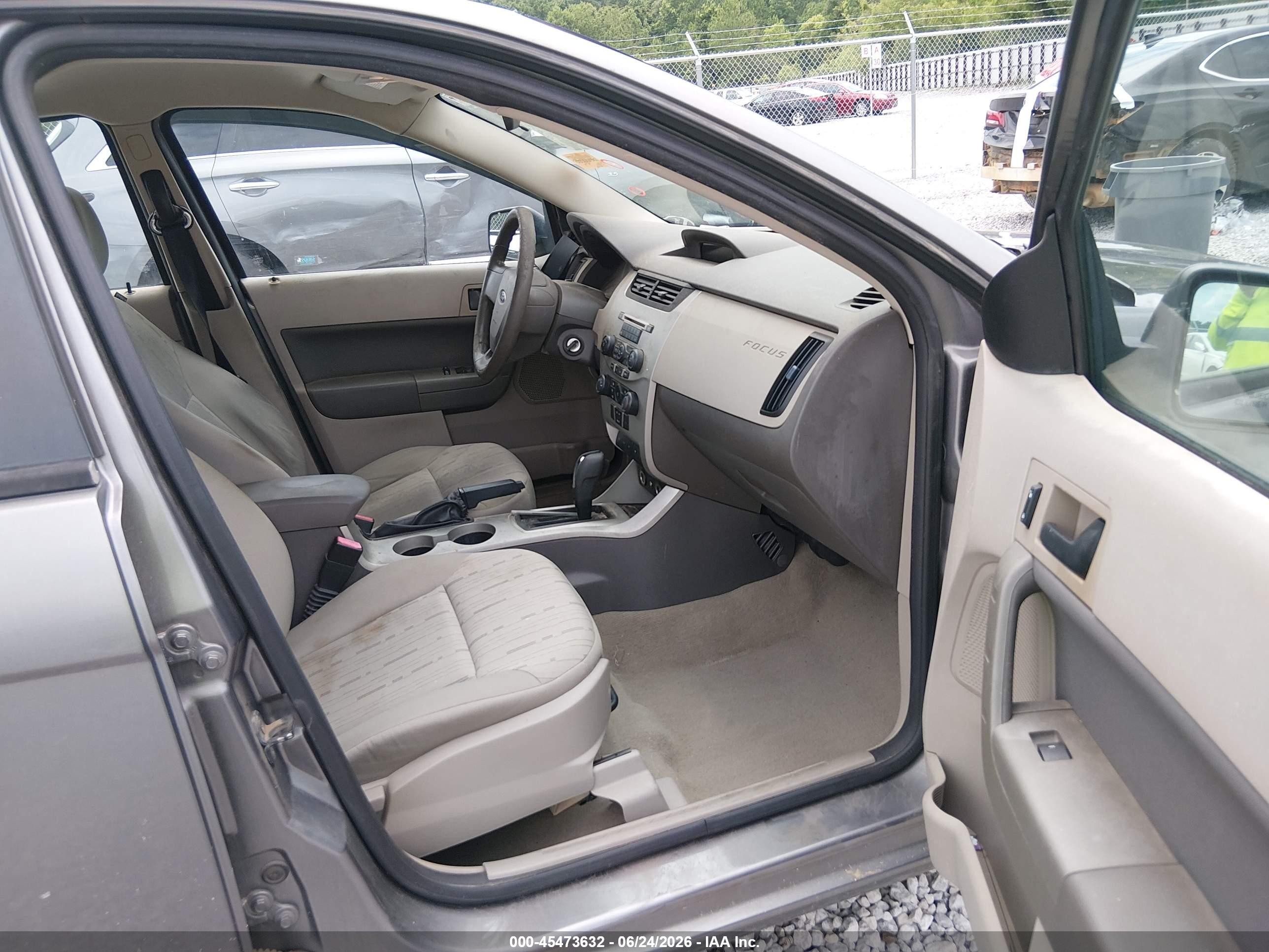 2010 Ford Focus Se Gray vin: 1FAHP3FN5AW253922