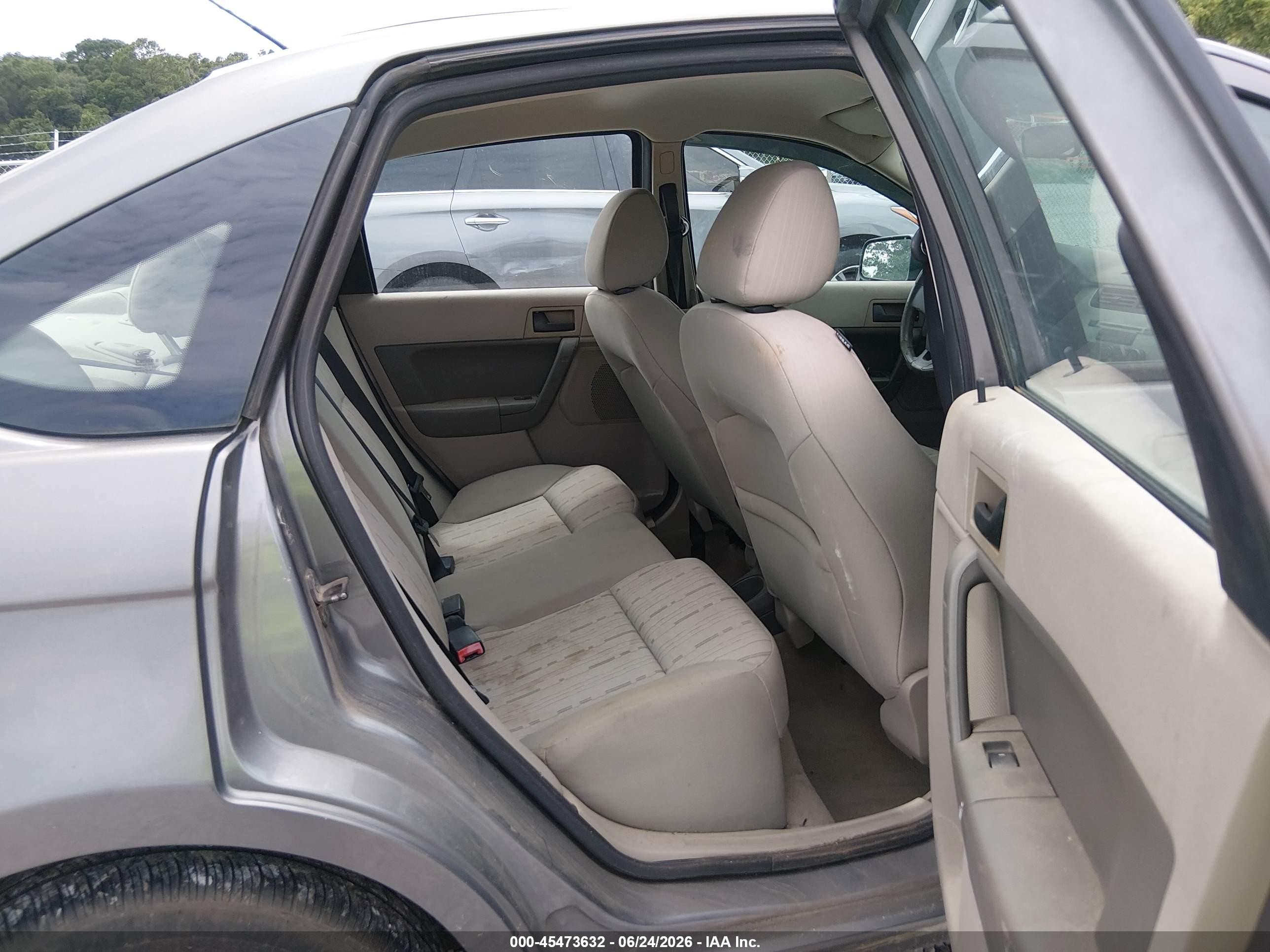2010 Ford Focus Se Gray vin: 1FAHP3FN5AW253922